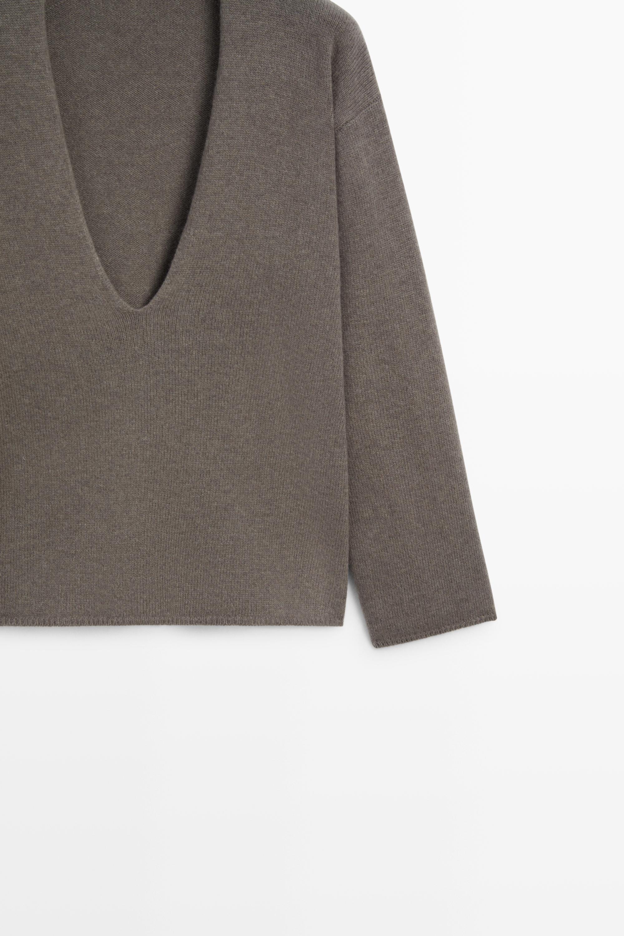 Long-line knit sweater with neckline detail - TAUPE GREY