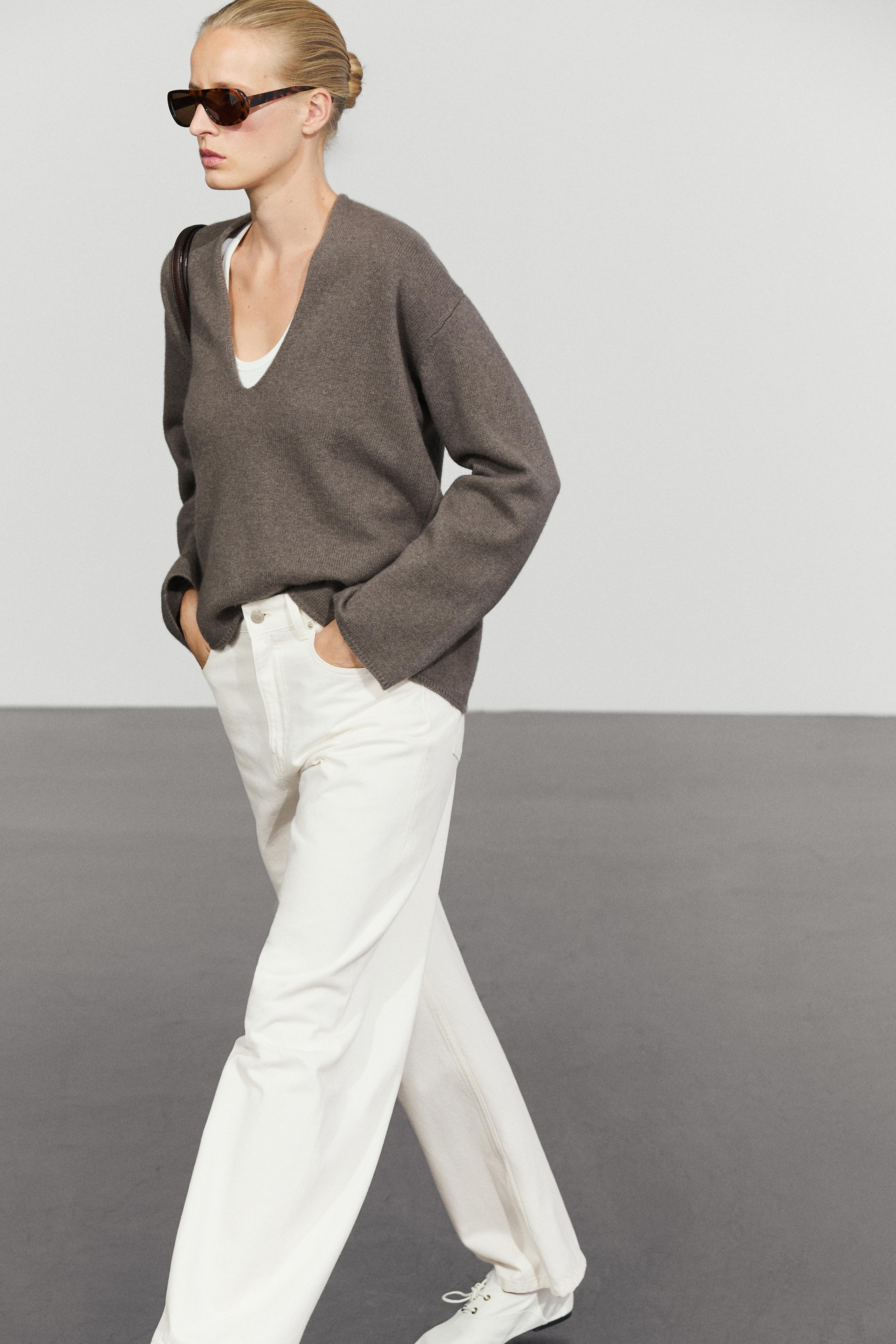 Long-line knit sweater with neckline detail - TAUPE GREY