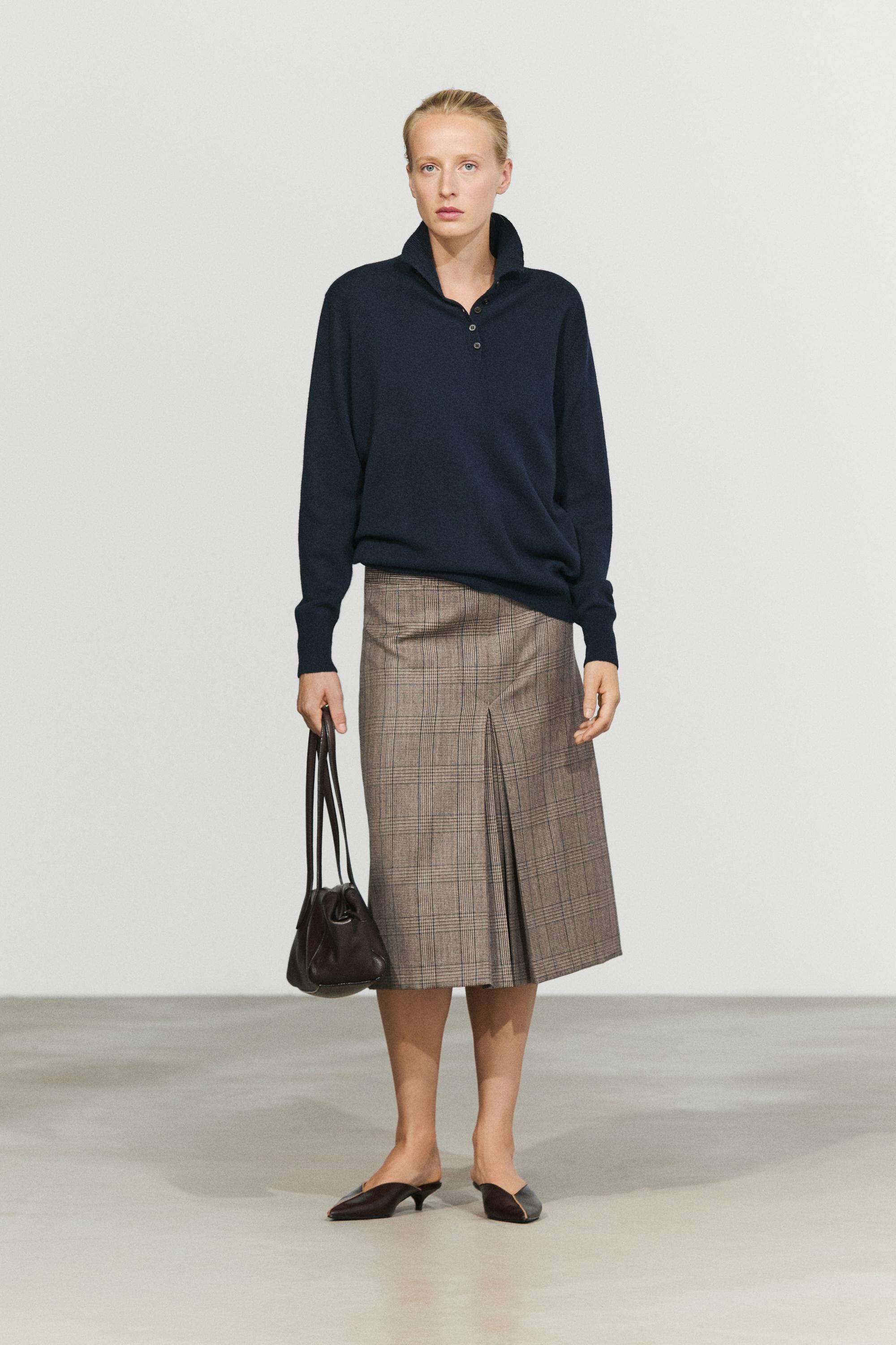 High neck knit sweater with button detail - NAVY BLUE
