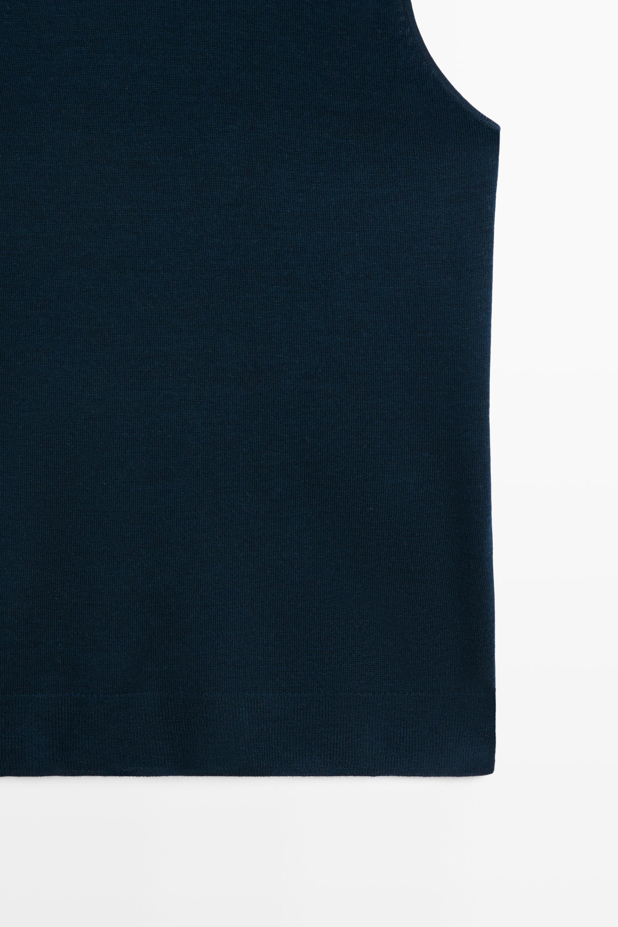 100% wool mock turtleneck knit top - BLUE