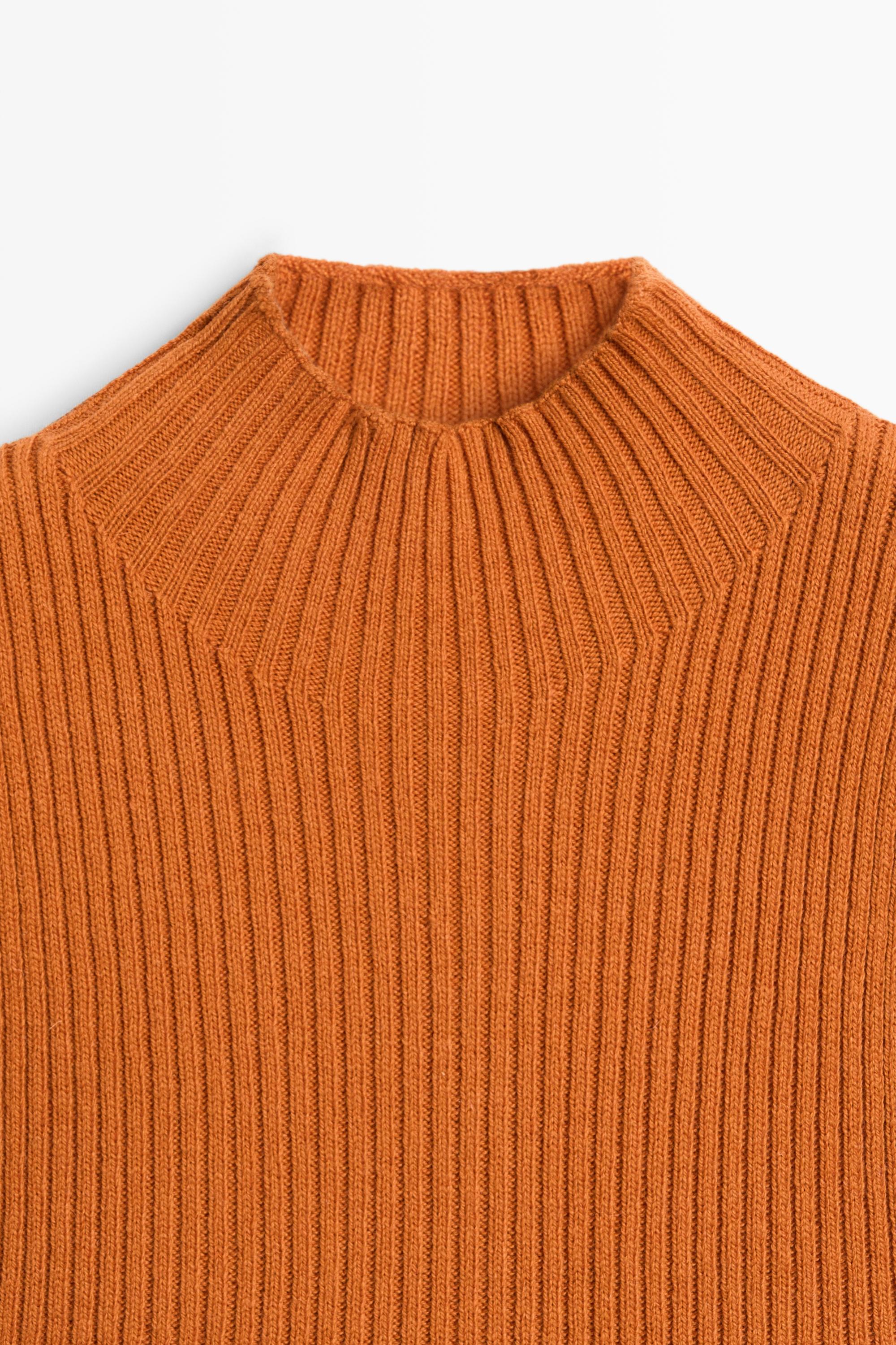 Ribbed turtleneck knit top - BURNT ORANGE
