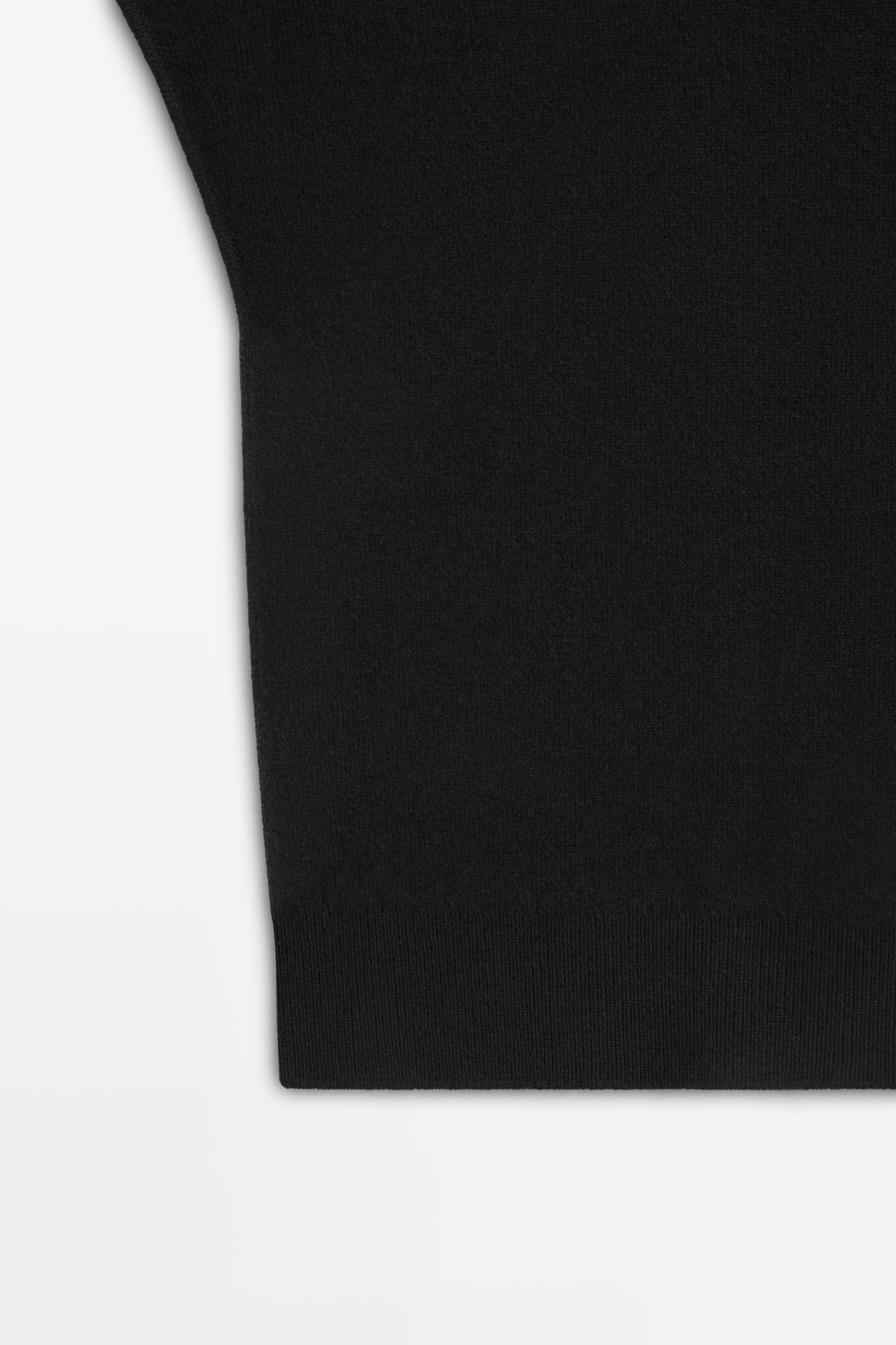 Knit sweater with side vents - BLACK