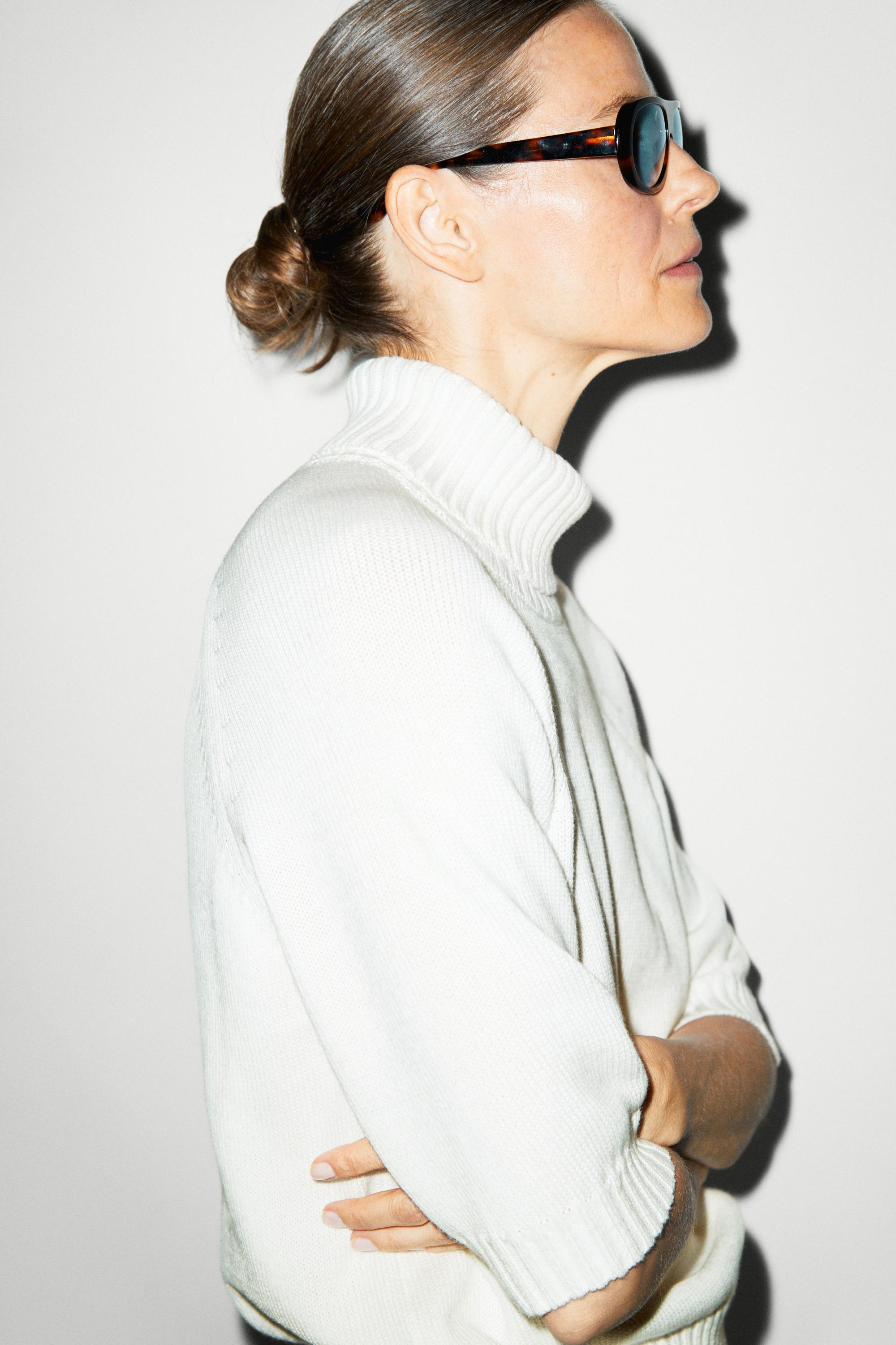 Turtleneck knit sweater - WHITE