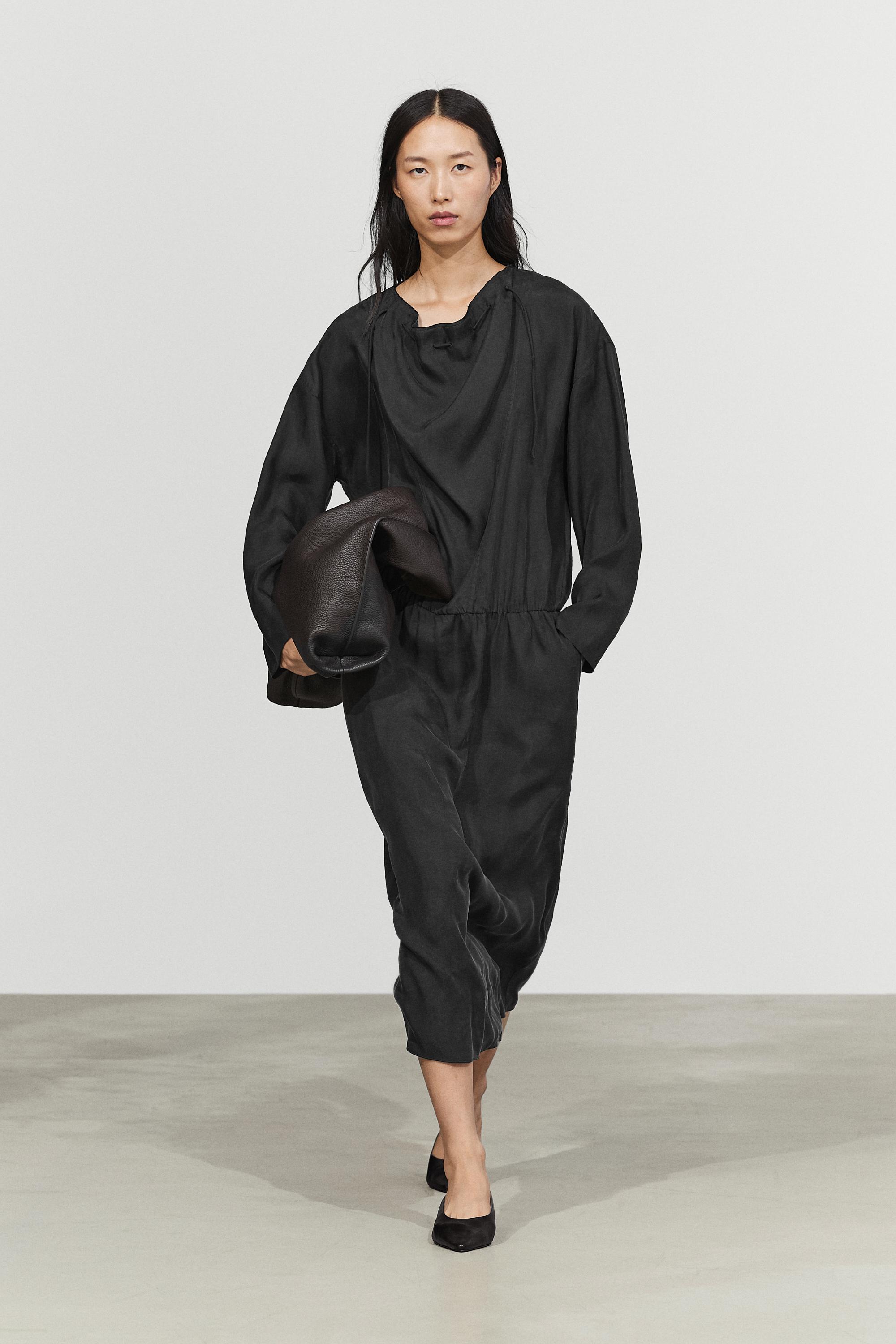 Fluid midi dress with collar detail - BLACK