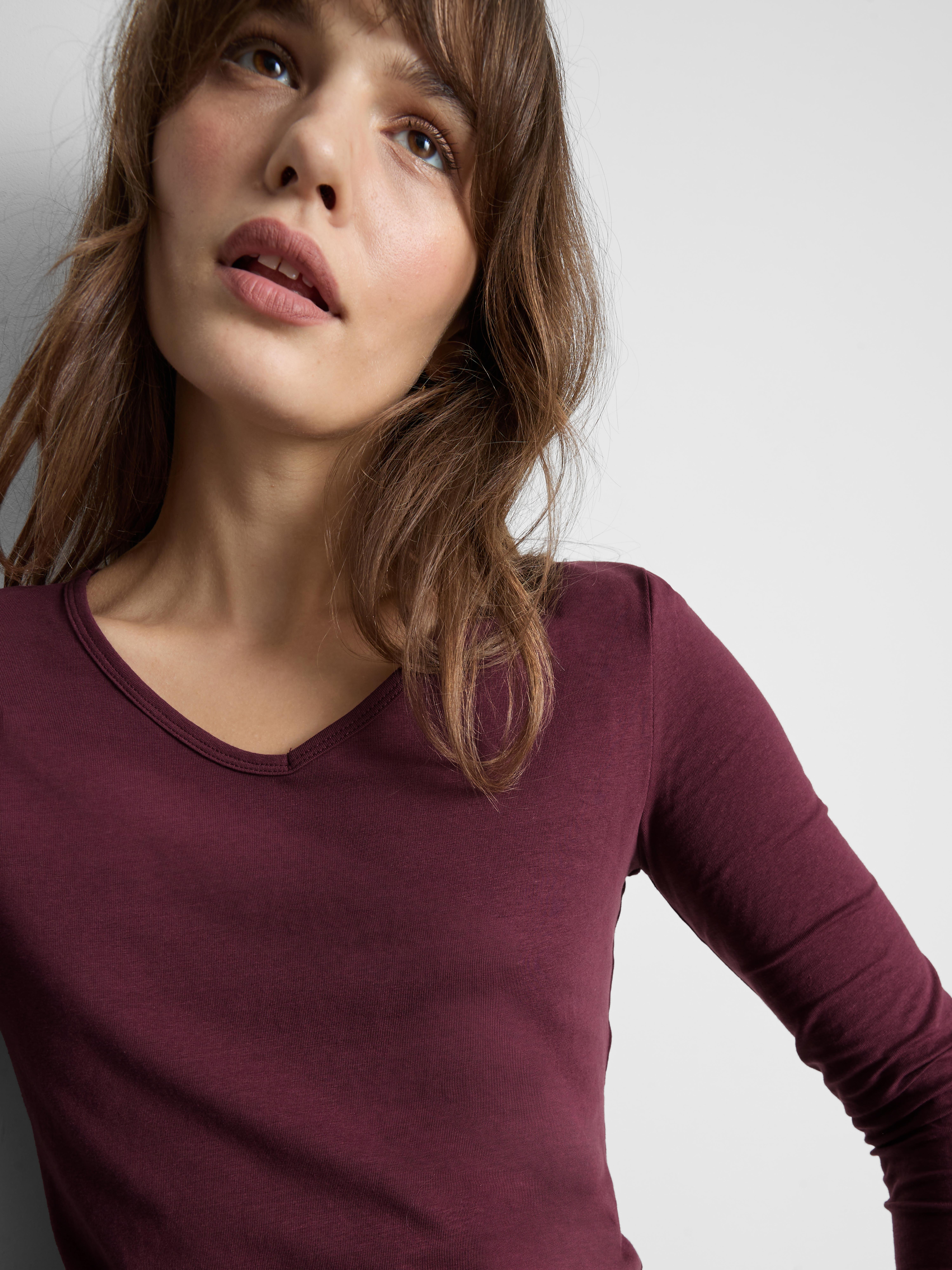 Cotton-Rich Long-Sleeve V-Neck Stretch Top - Burgundy