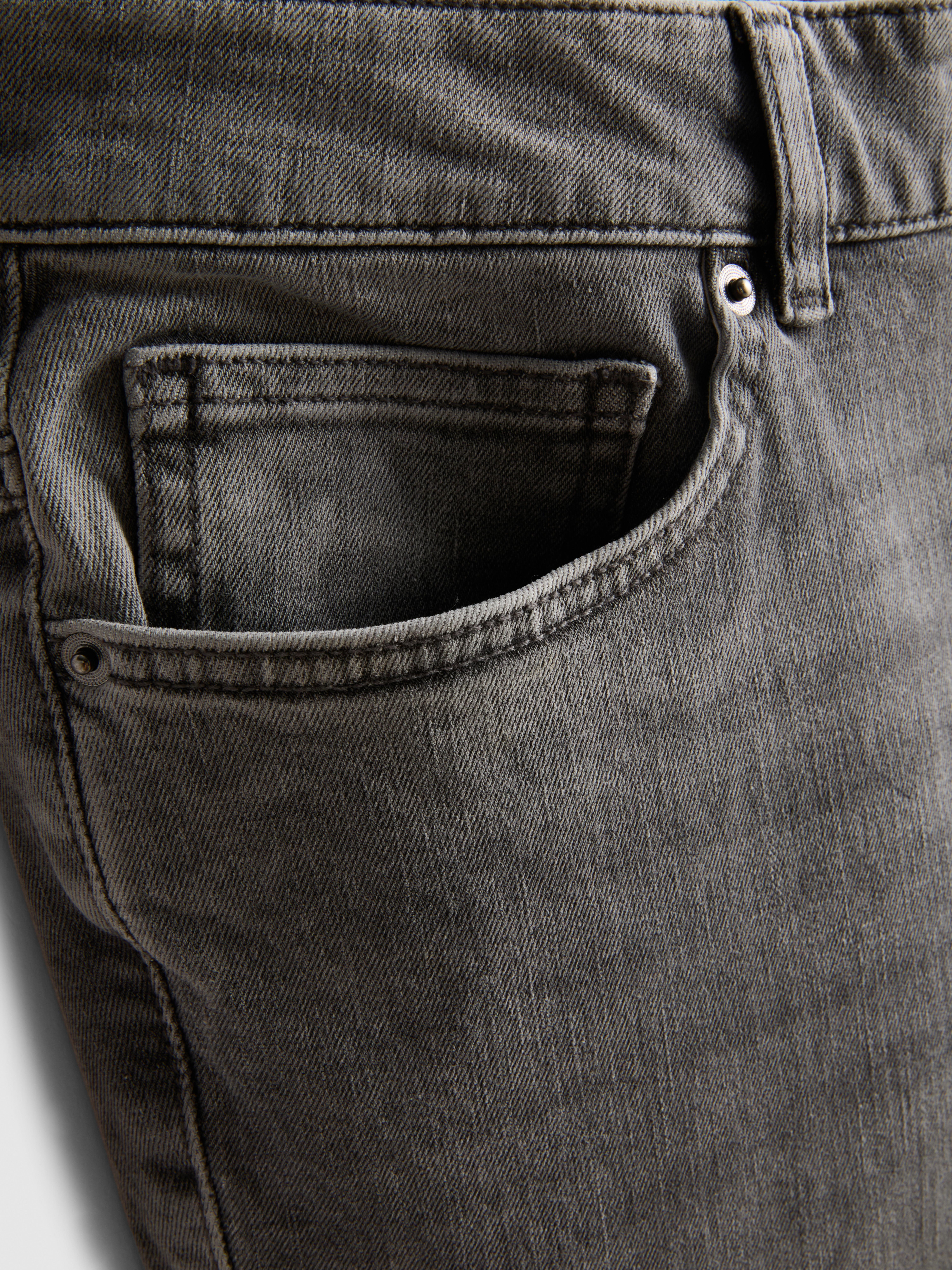 Mid-Rise Slim Fit Jeans - Gray