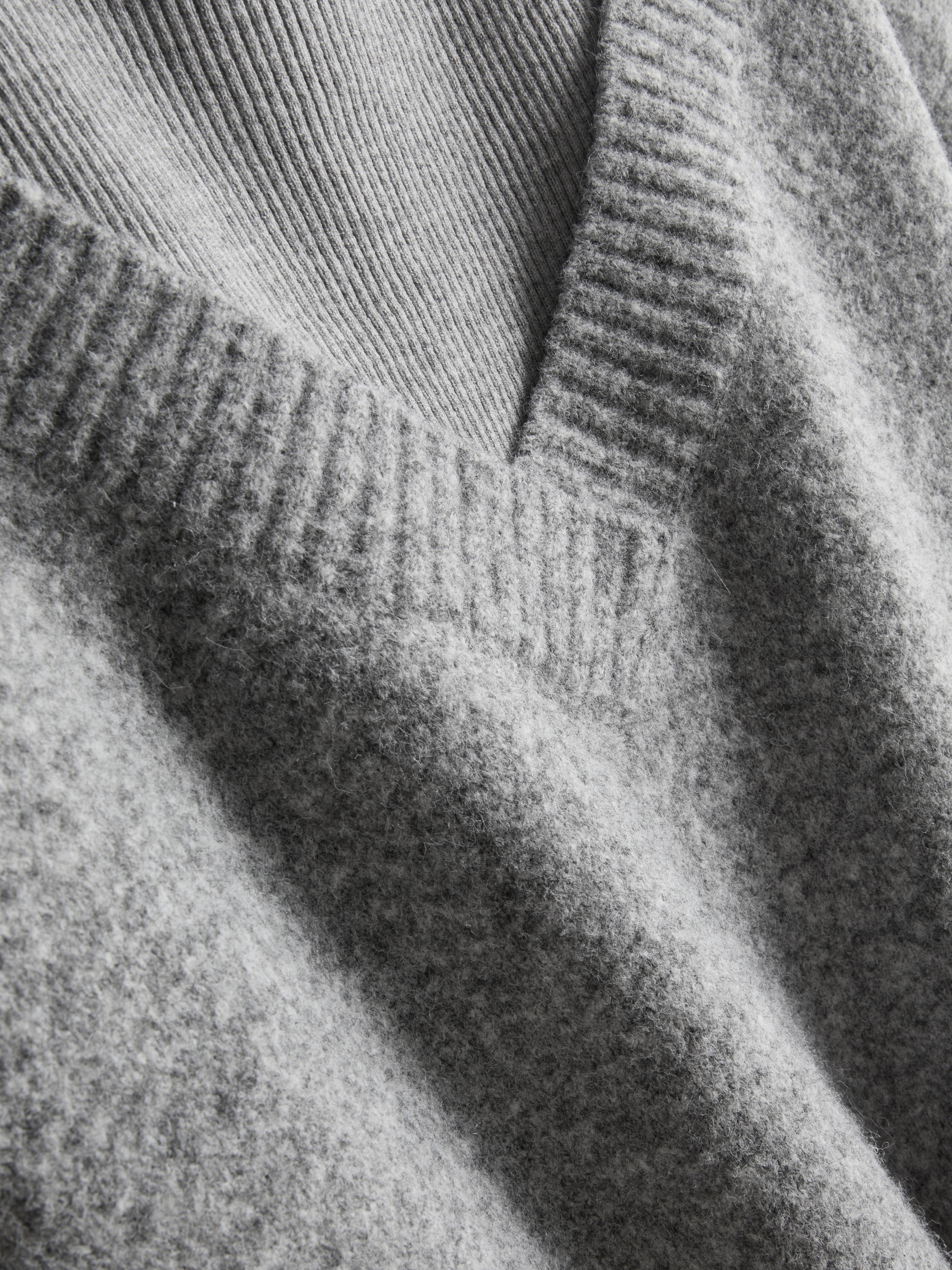 The Primark Scene | Double-Layered Knitted Sweater - Light Gray
