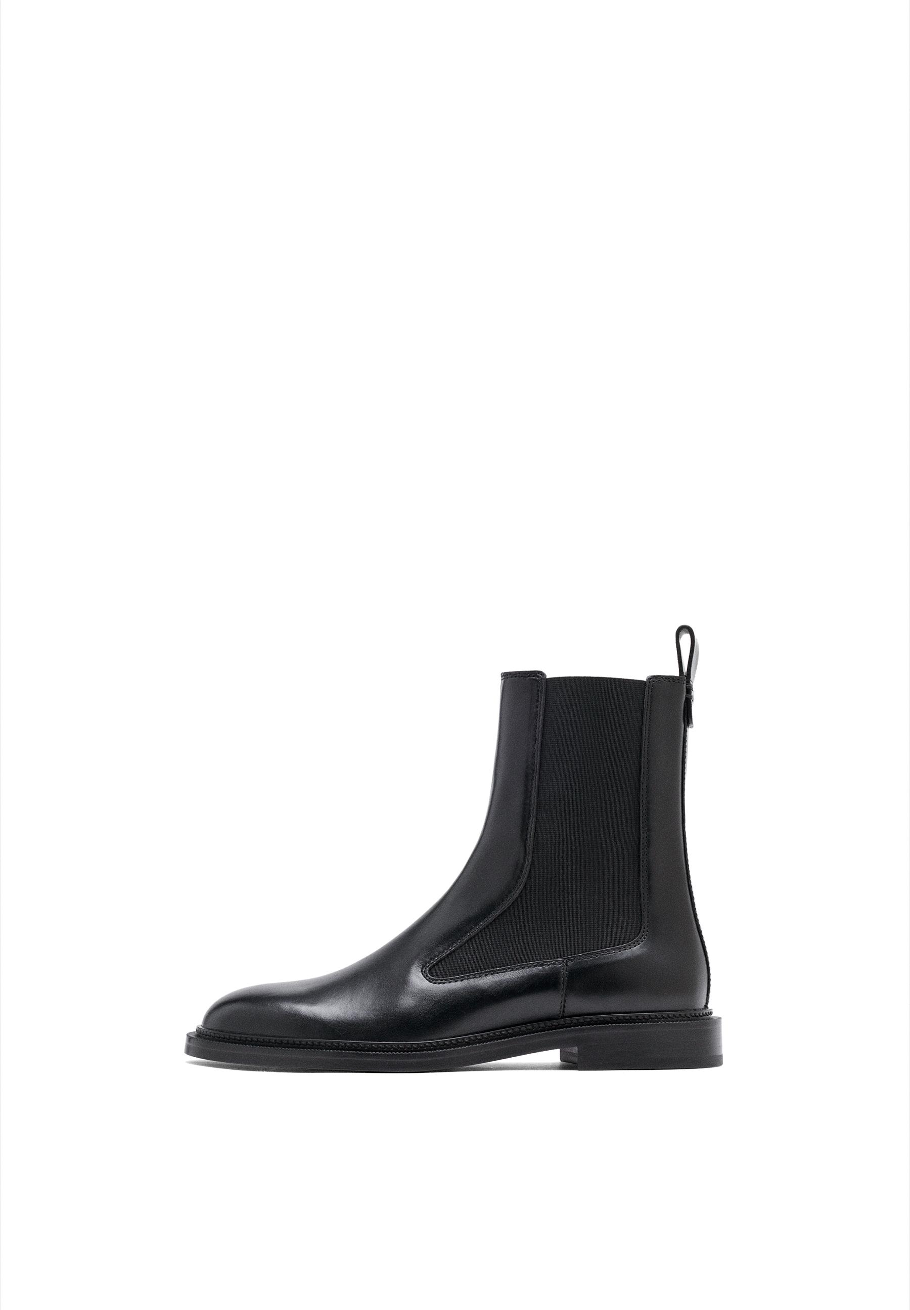 Flat leather Chelsea boots - BLACK