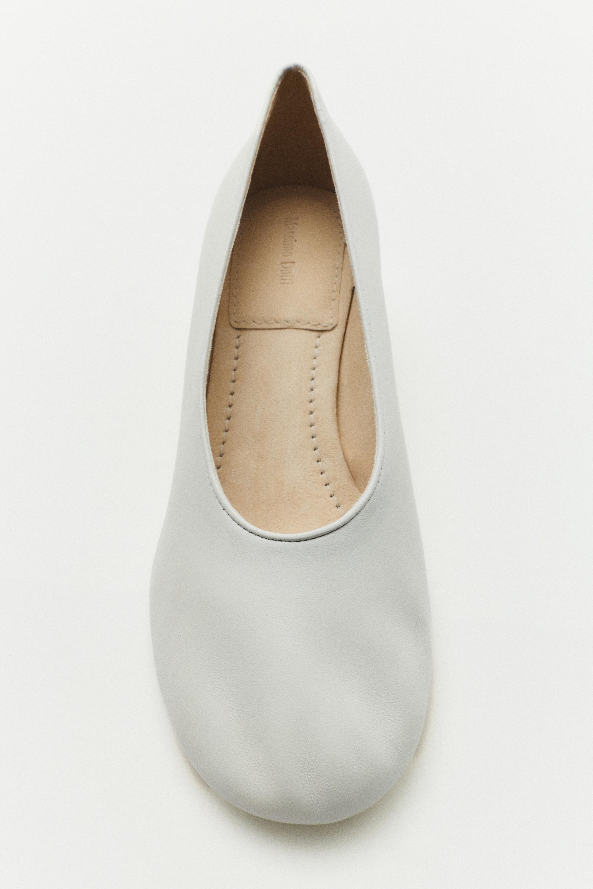 Soft leather heel shoe - WHITE