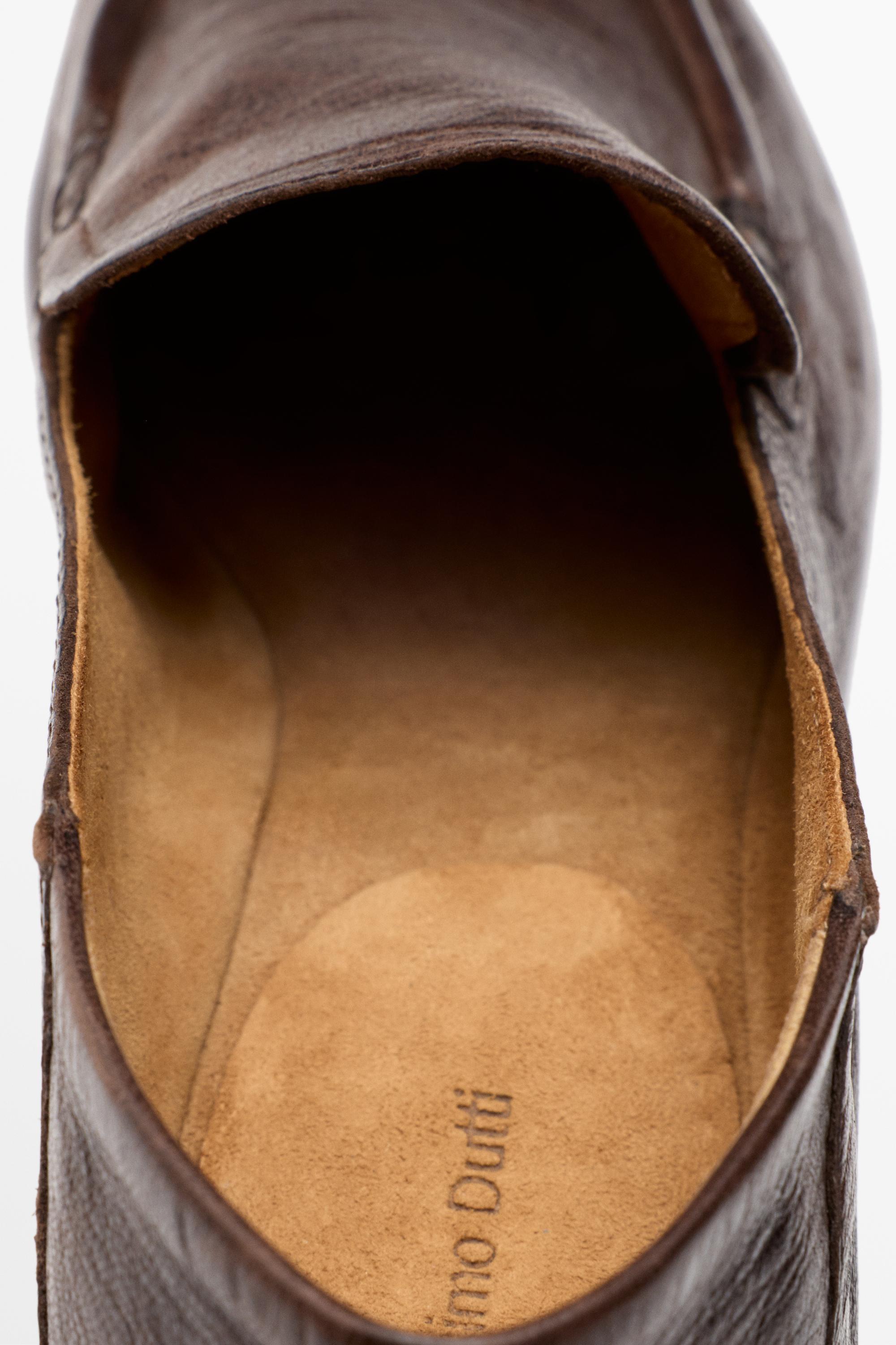 Leather heel loafer - BROWN