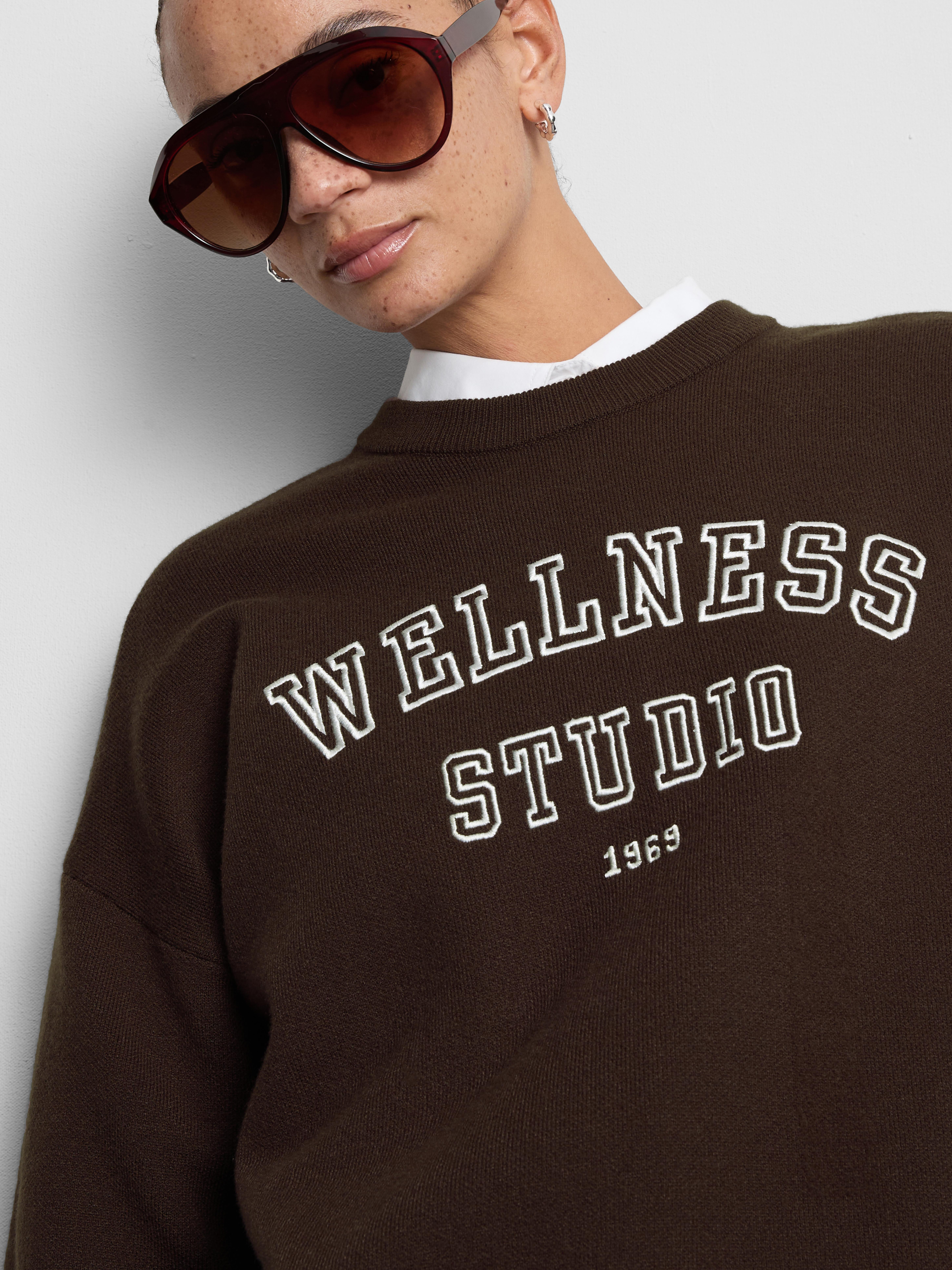 Knitted Crewneck Slogan Sweater - Brown
