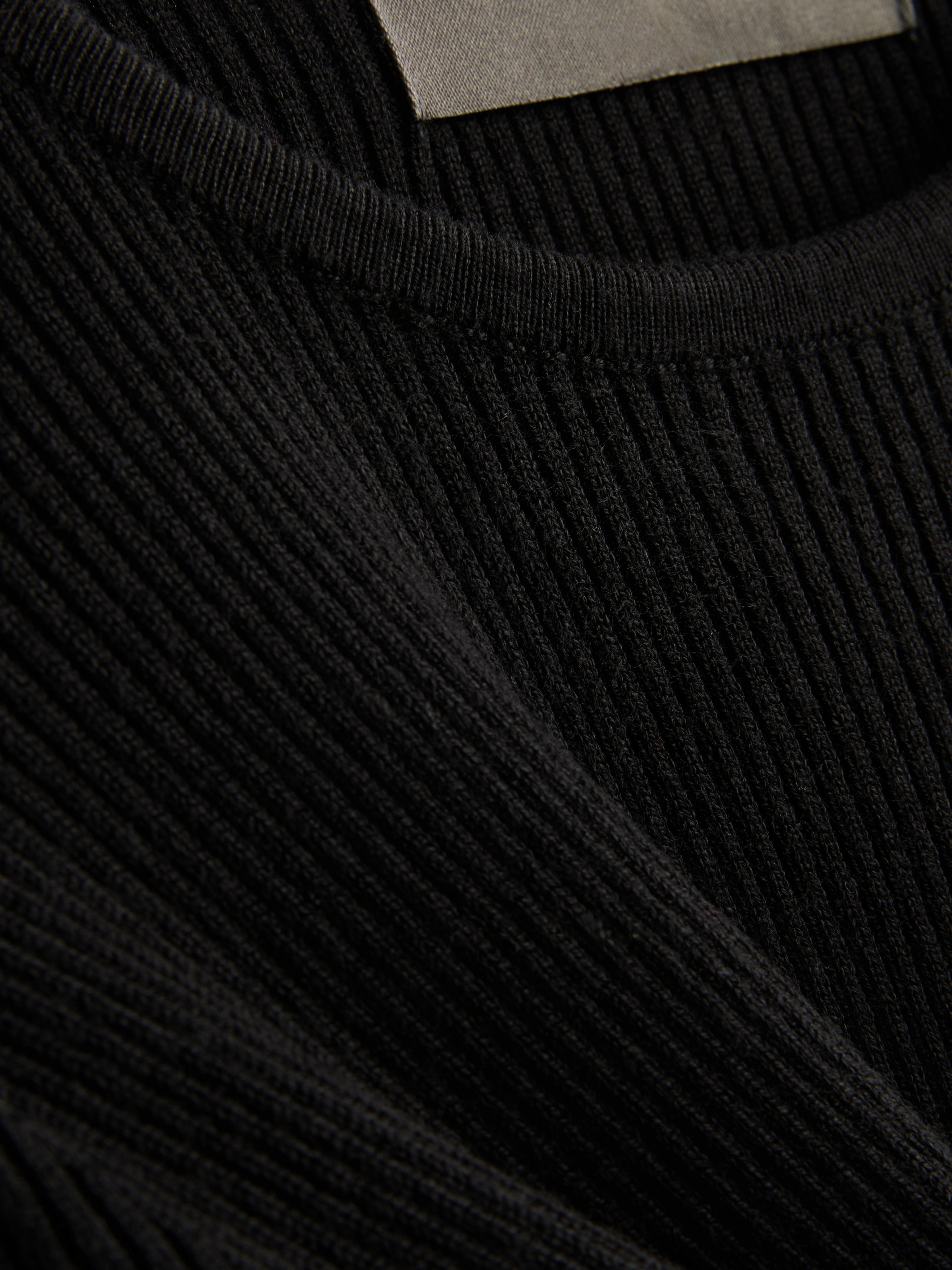 Ribbed Crew Neck Sweater - Black