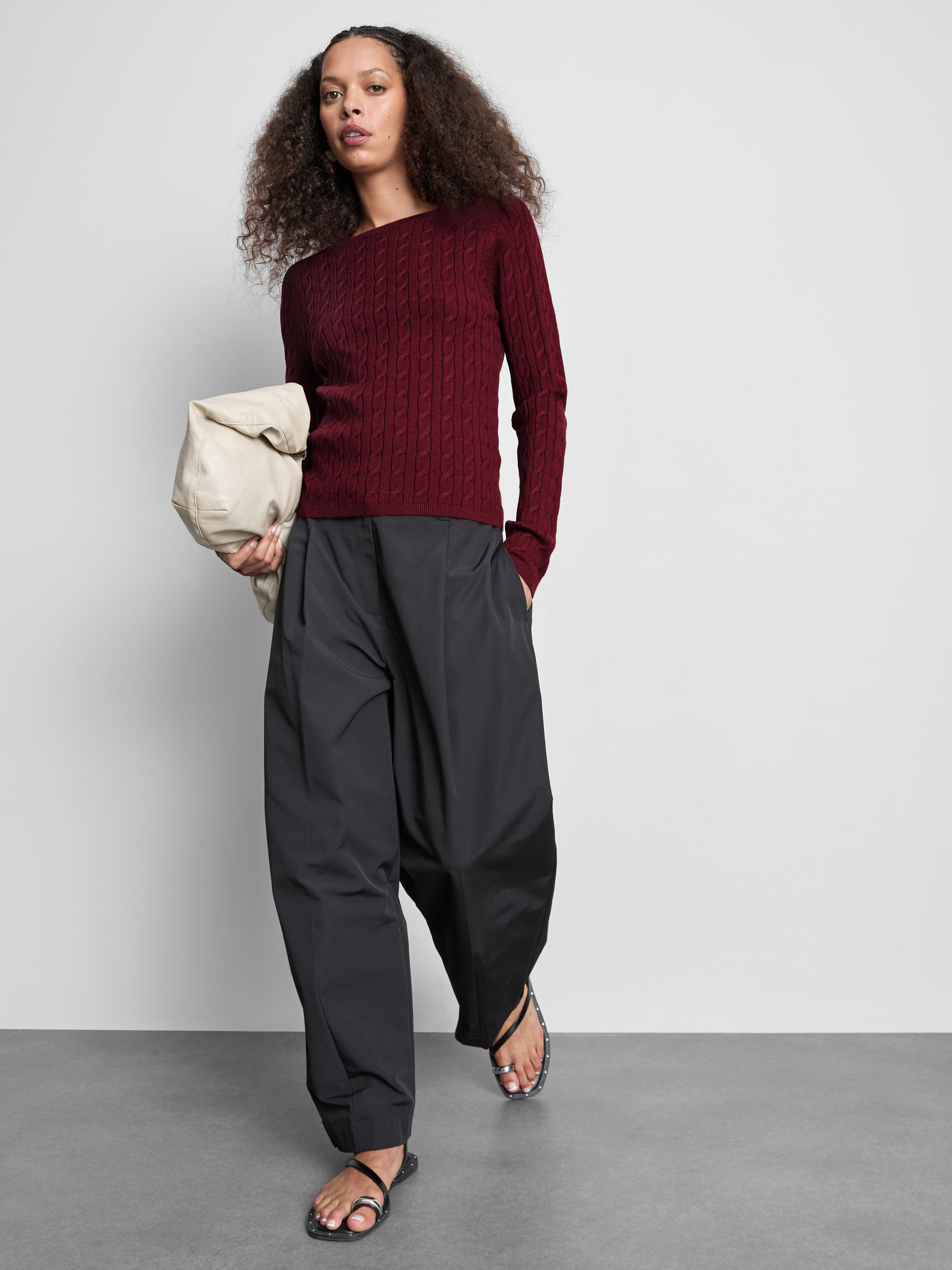 Cable Knit Crew Neck Sweater - Burgundy