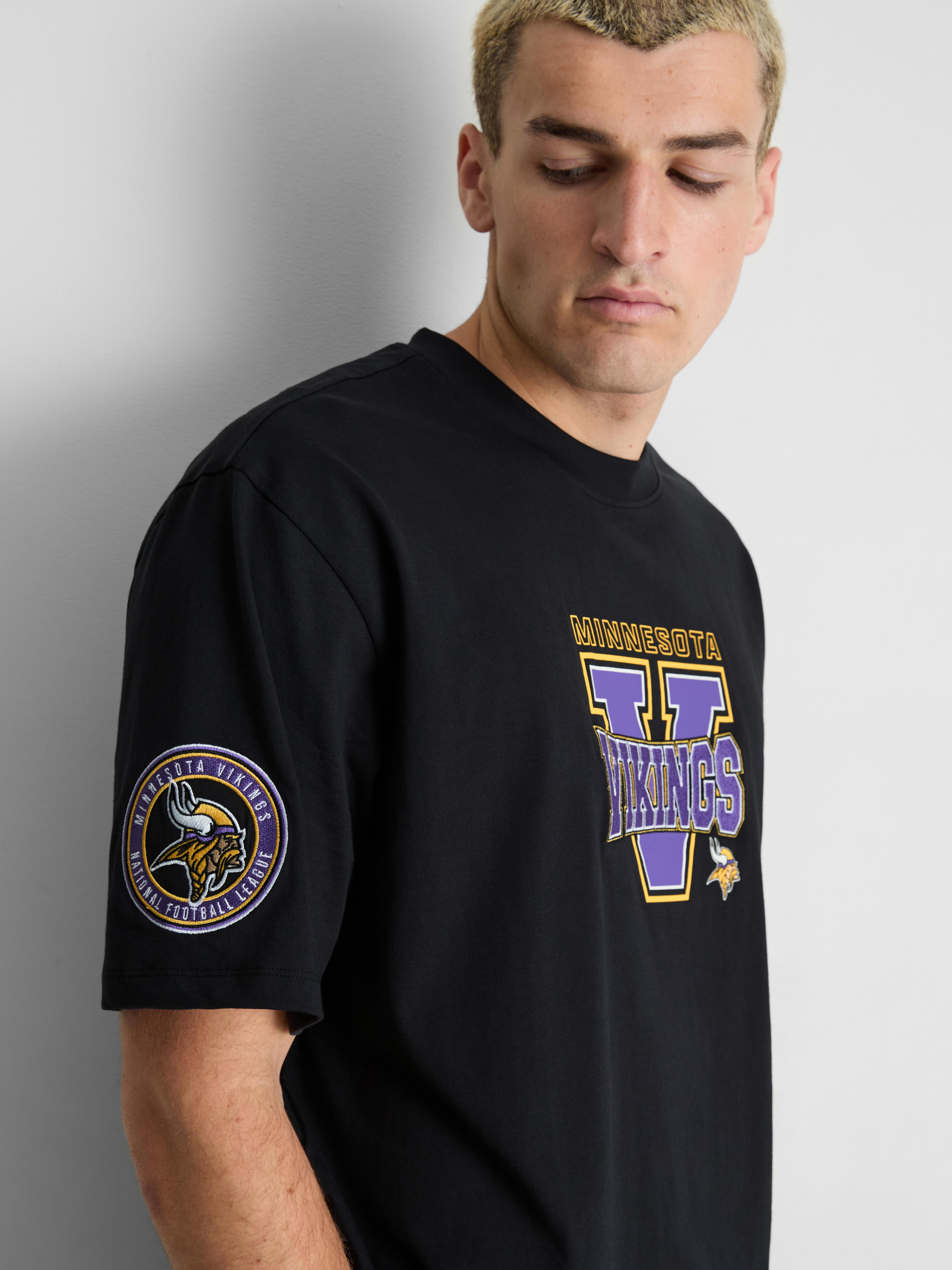 Minnesota Vikings Graphic T-Shirt - Black