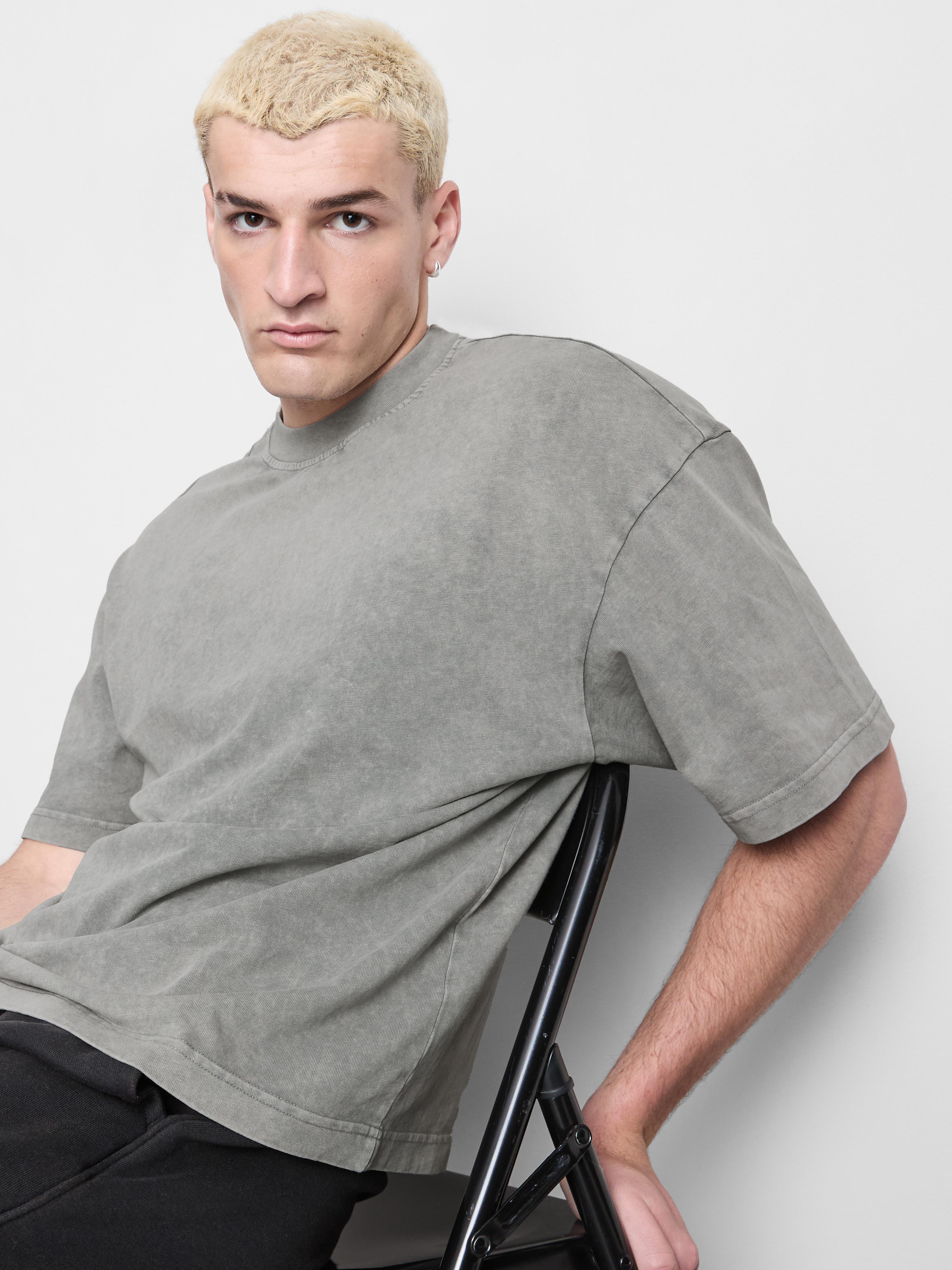 Short Sleeved Washed T-Shirt - Gray