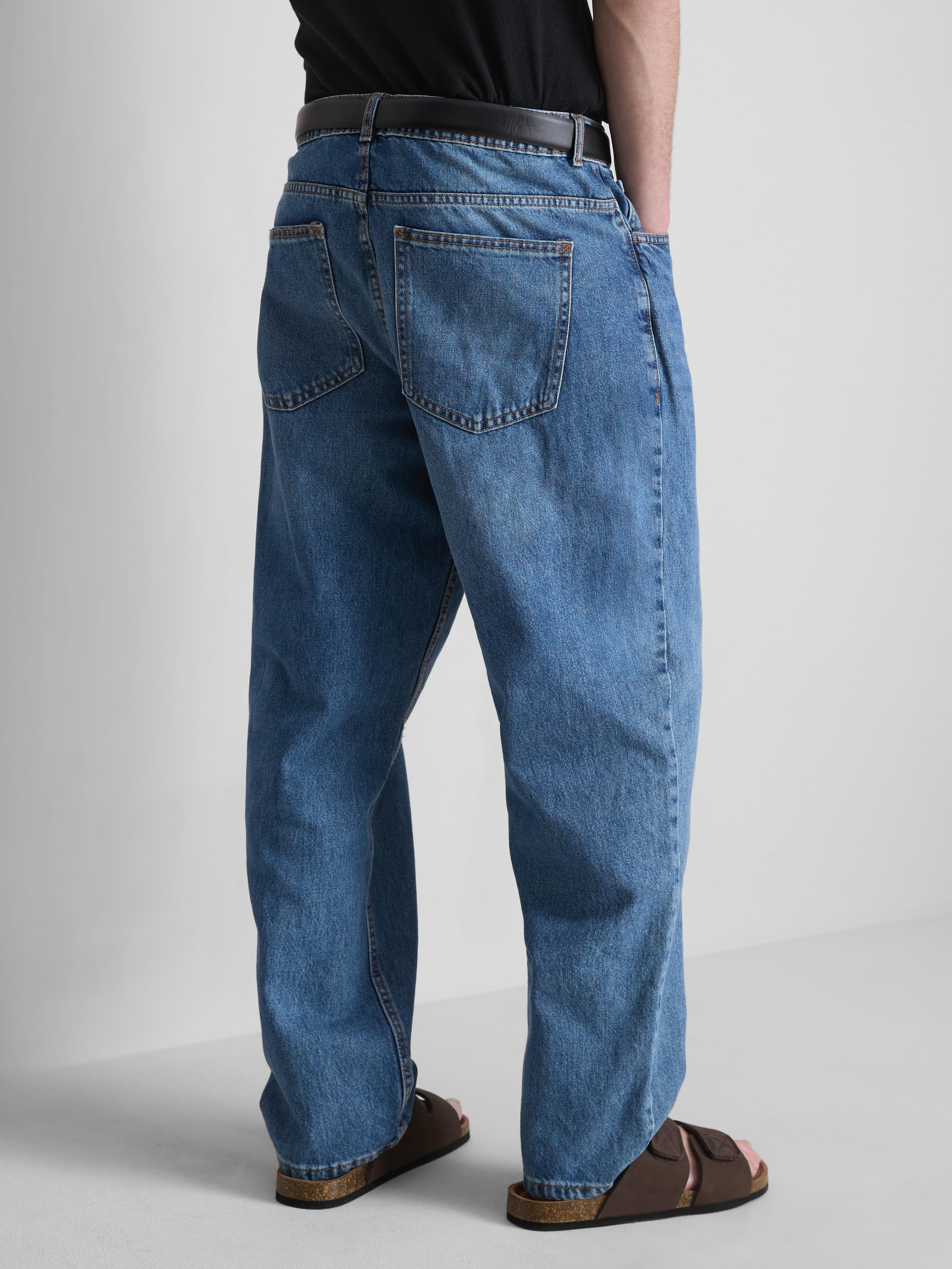 High-Waisted Relaxed Jeans - Blue