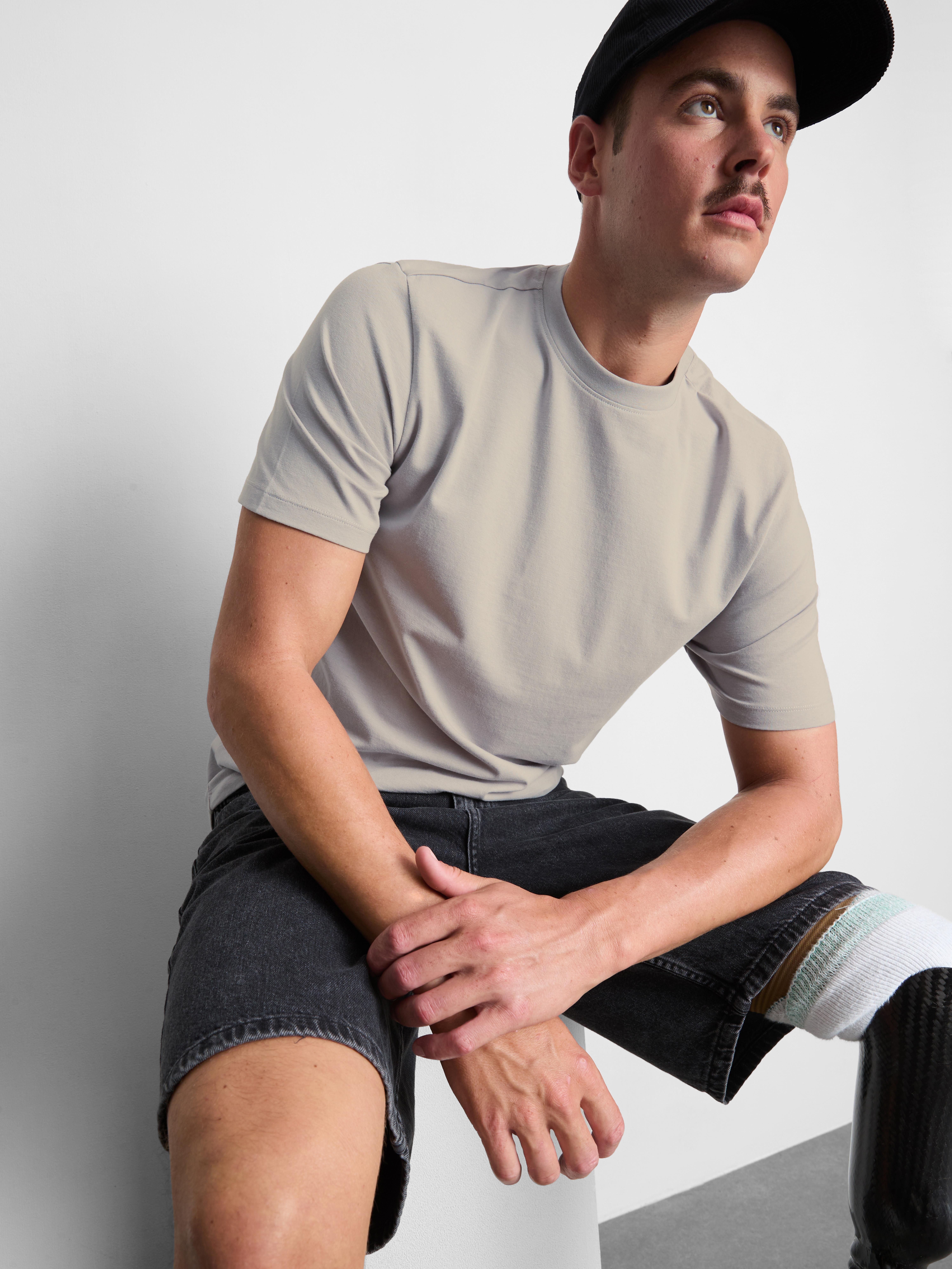Slim-Fit LYCRA® T-Shirt - Gray
