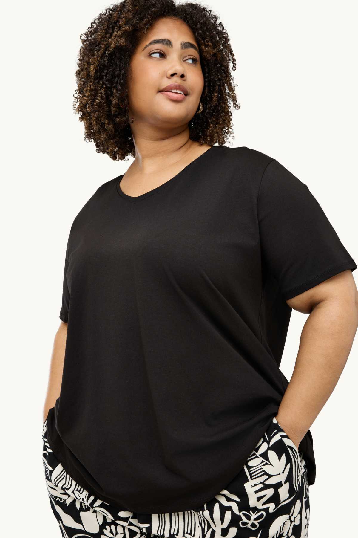 Multipack of 2 - V-neck T-shirt - LYCRA® - black
