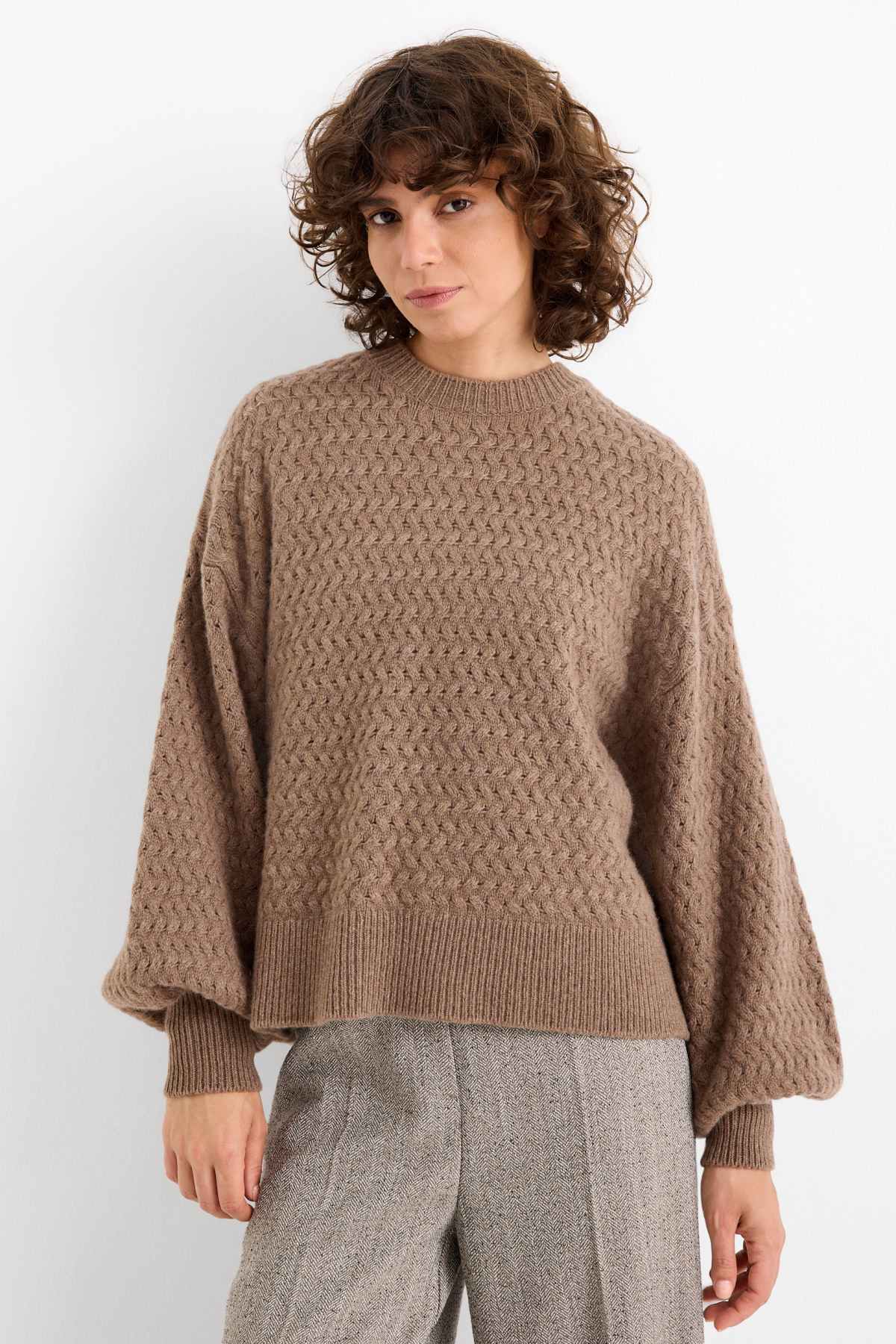 Cashmere jumper - cable knit pattern - brown