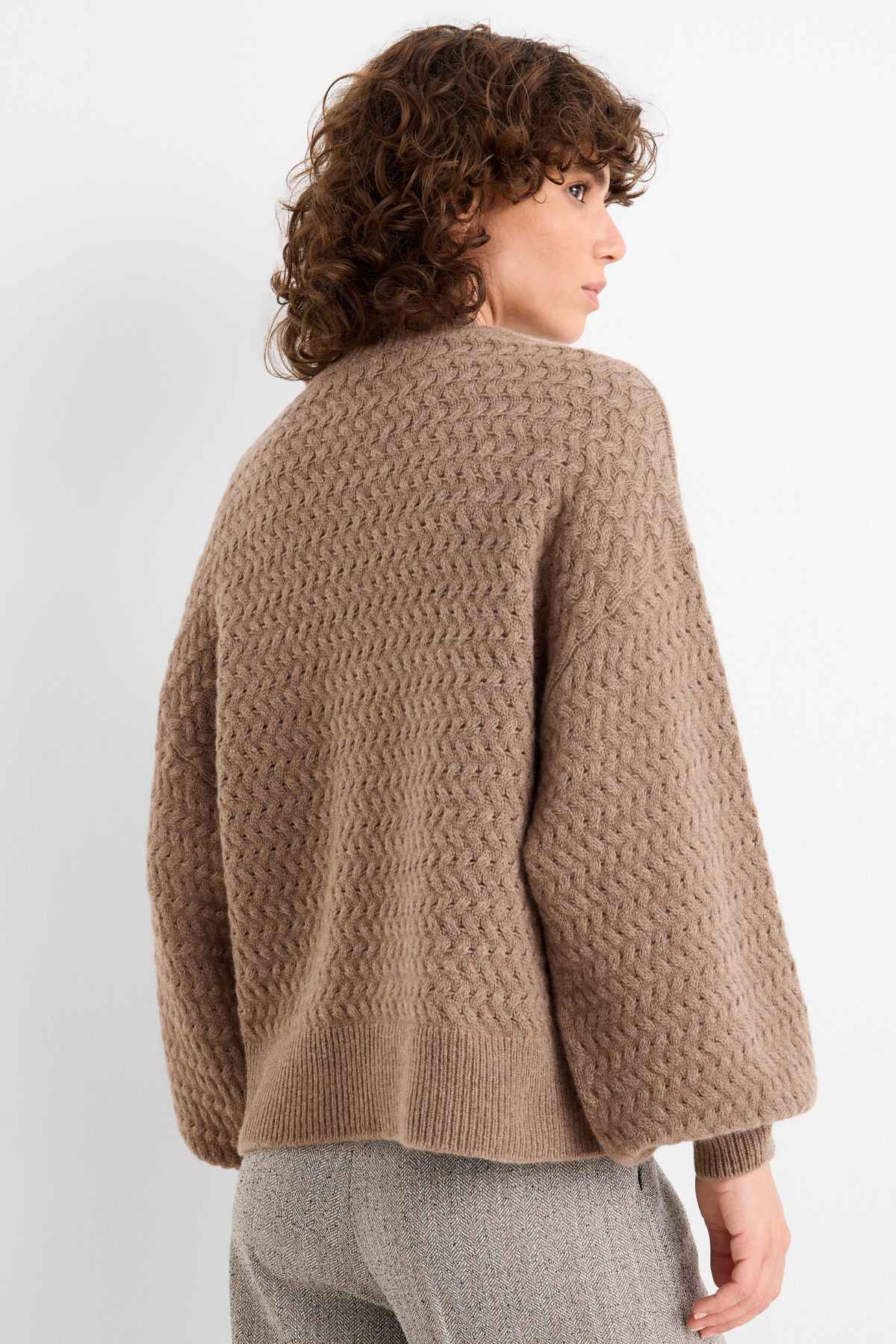 Cashmere jumper - cable knit pattern - brown