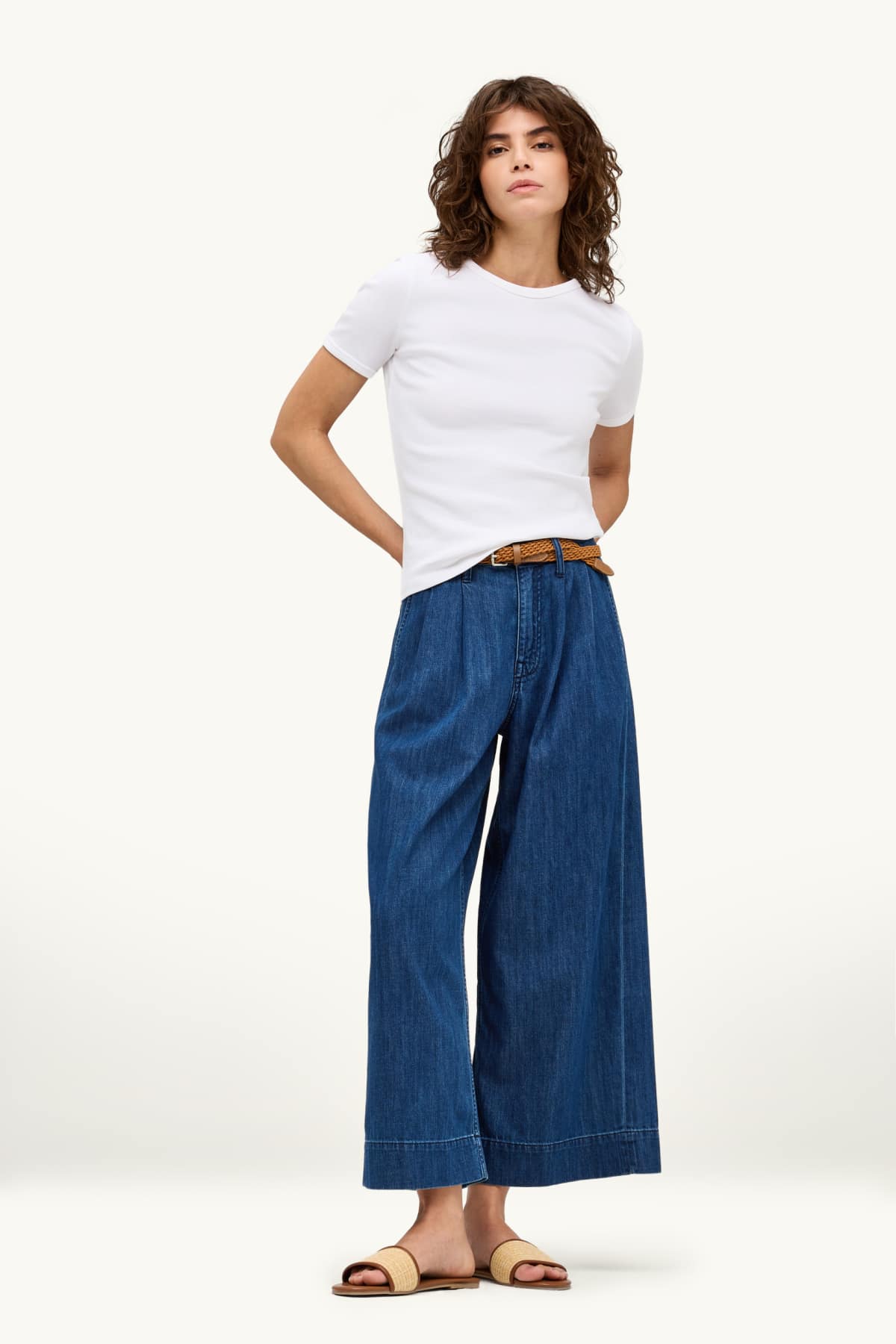 Cropped wide leg jeans with belt - mid-rise waist - denim-dark blue