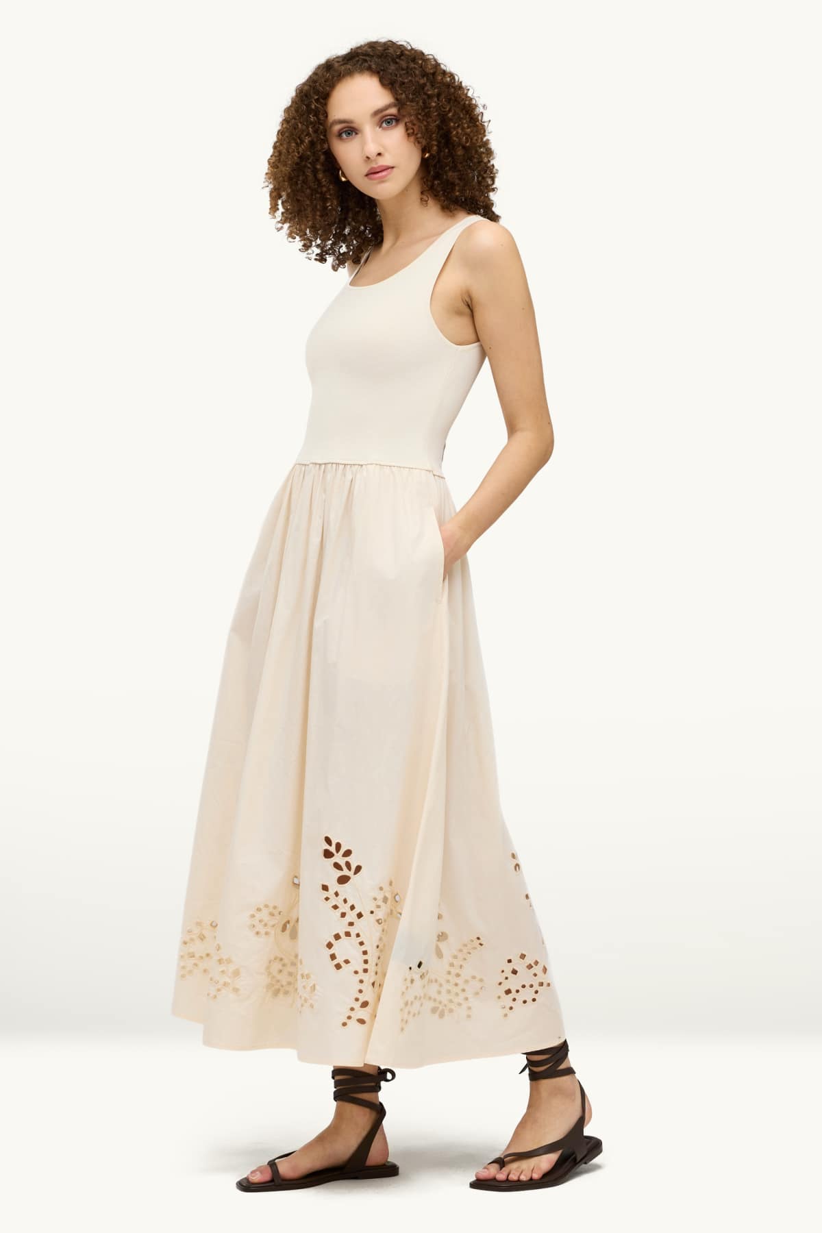 Fit & flare dress - beige