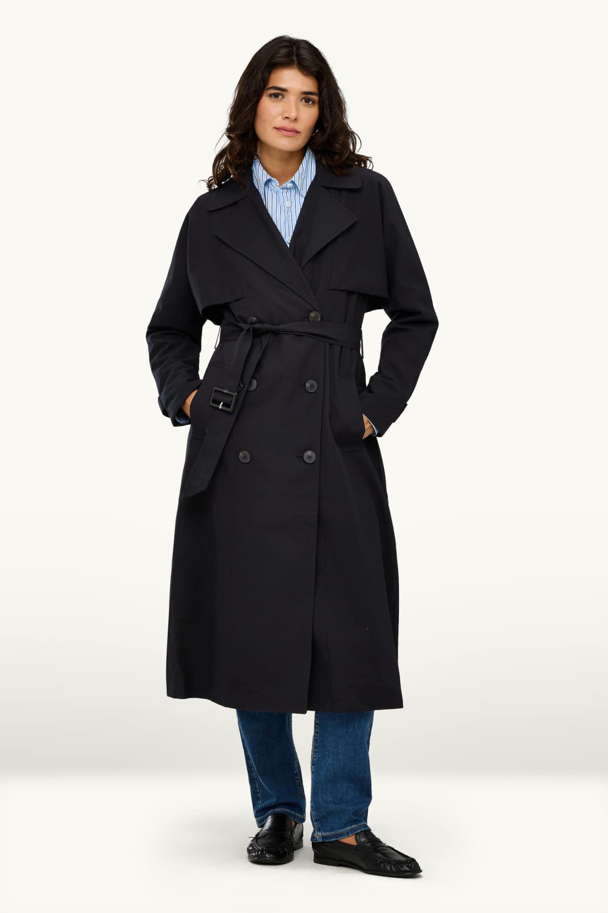 Trench coat with belt - black
