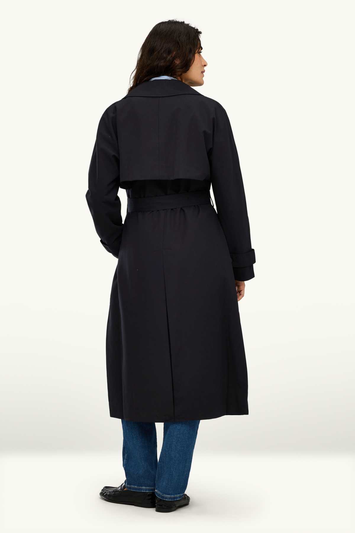 Trench coat with belt - black