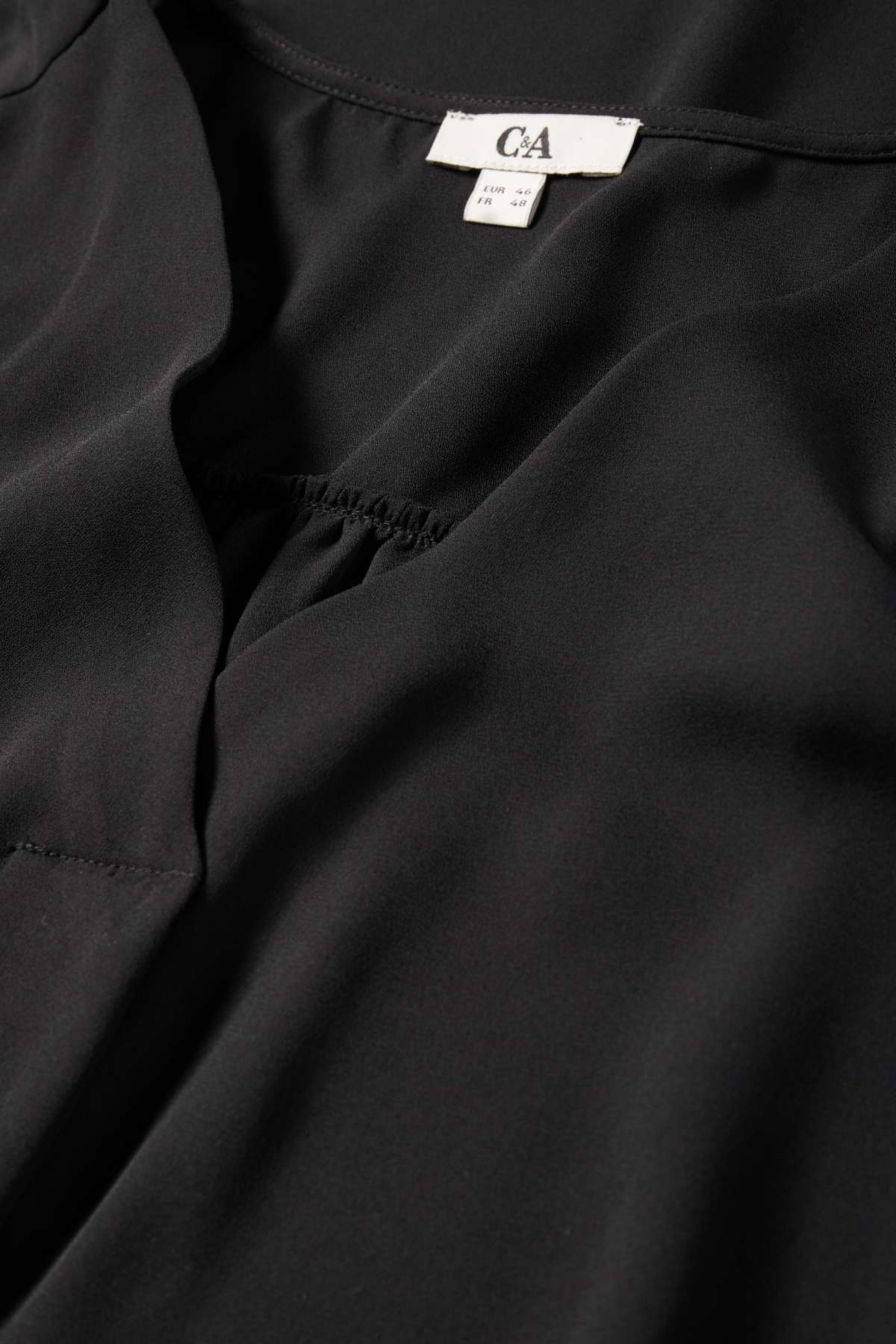 V-neck blouse - black