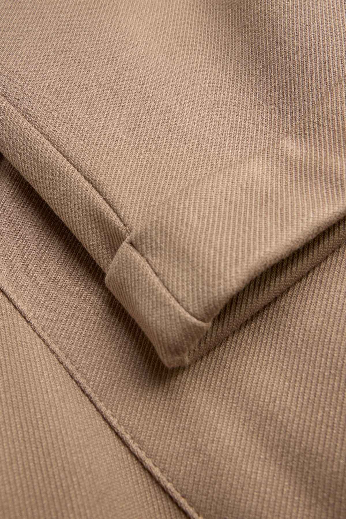 Cloth trousers - mid-rise waist - tapered fit - light brown