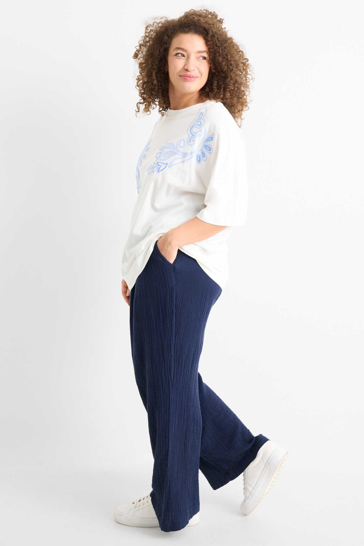 Cloth trousers - high waist - relaxed fit - dark blue