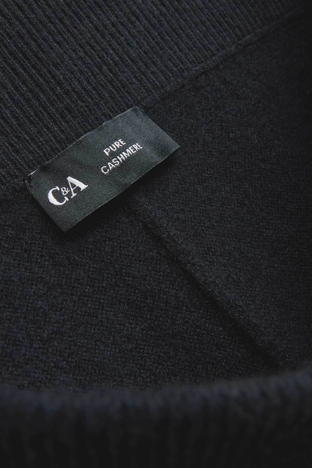 Cashmere trousers - mid-rise waist - straight leg - black