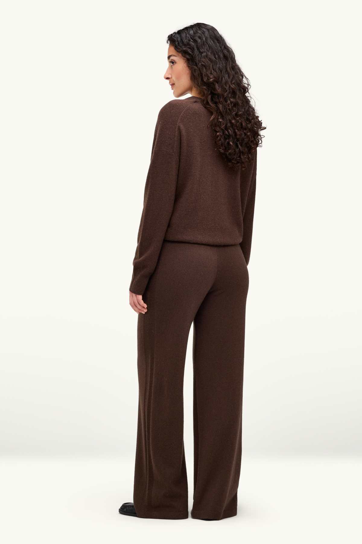 Cashmere trousers - mid-rise waist - straight leg - dark brown