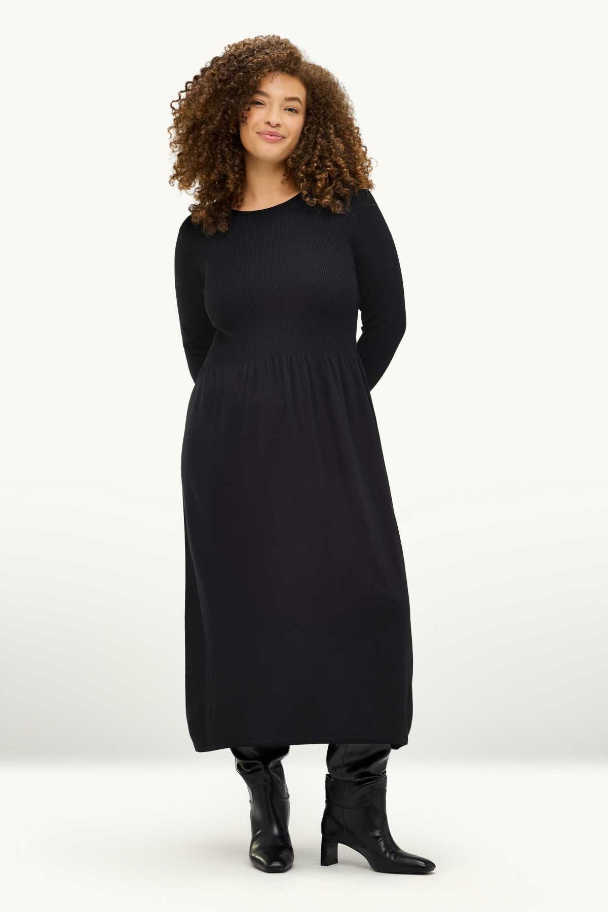 Knitted dress - ribbed - black