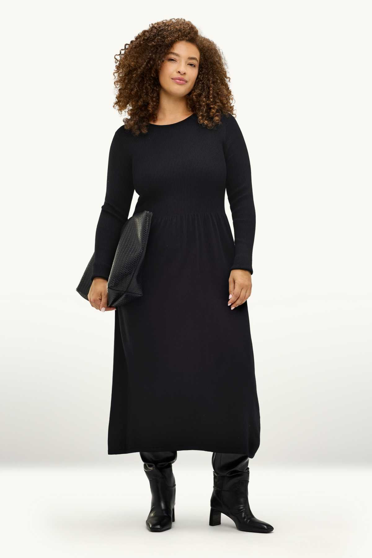 Knitted dress - ribbed - black
