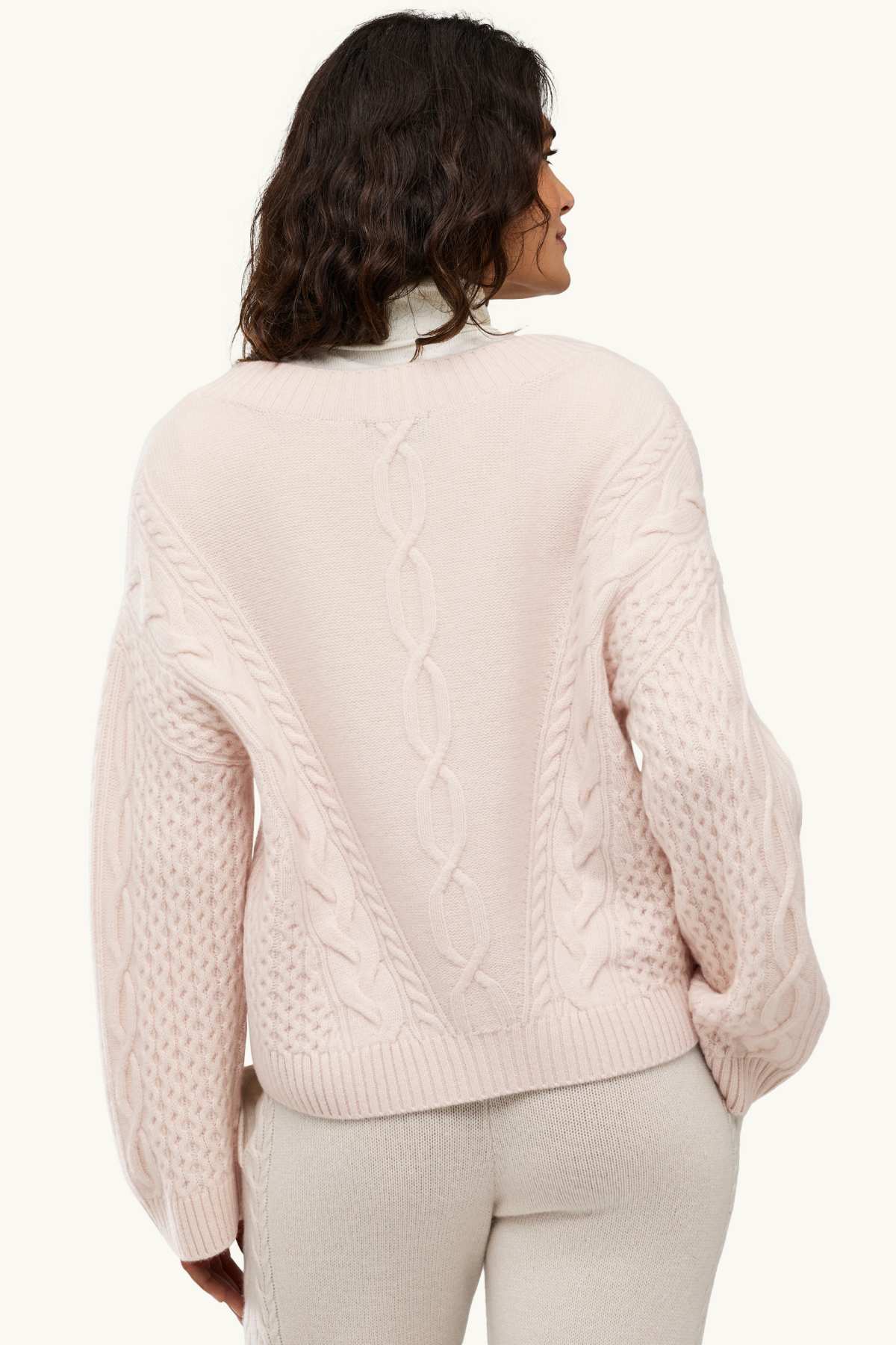 V-neck jumper with cashmere content - wool blend - pale pink