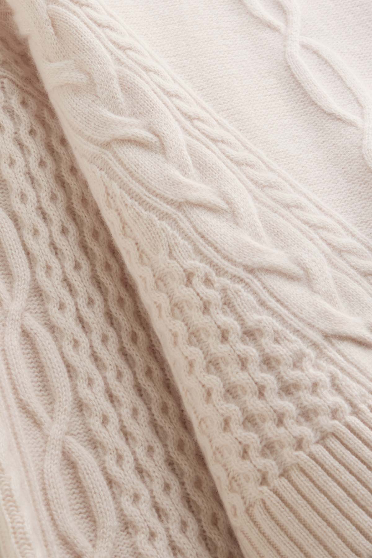 V-neck jumper with cashmere content - wool blend - pale pink