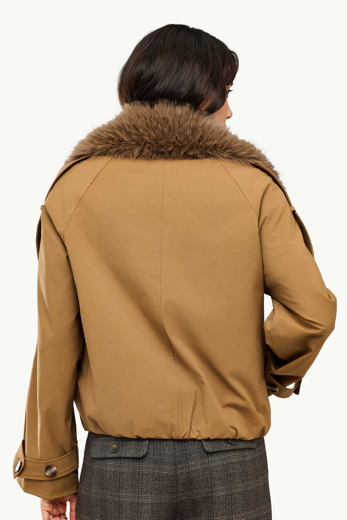 Cropped trench coat with faux fur trim - water-repellent - beige