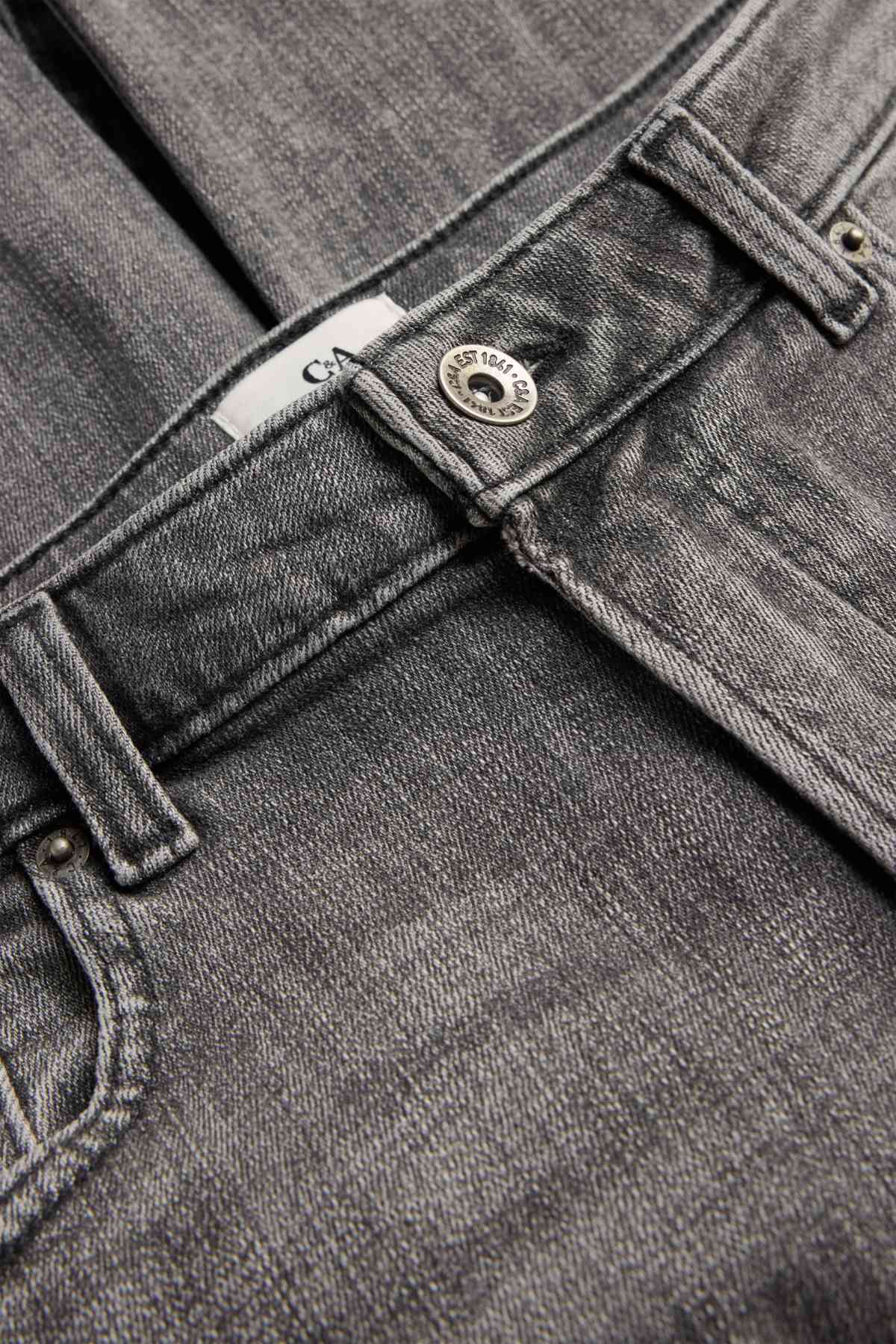 Boyfriend jeans - mid-rise waist - denim-gray