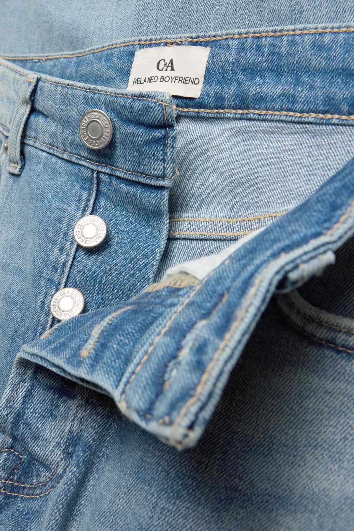 Boyfriend jeans - mid-rise waist - denim-light blue