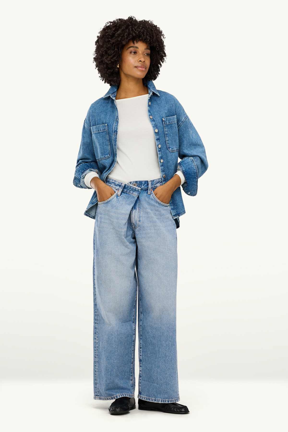Straight jeans - mid-rise waist - denim-light blue