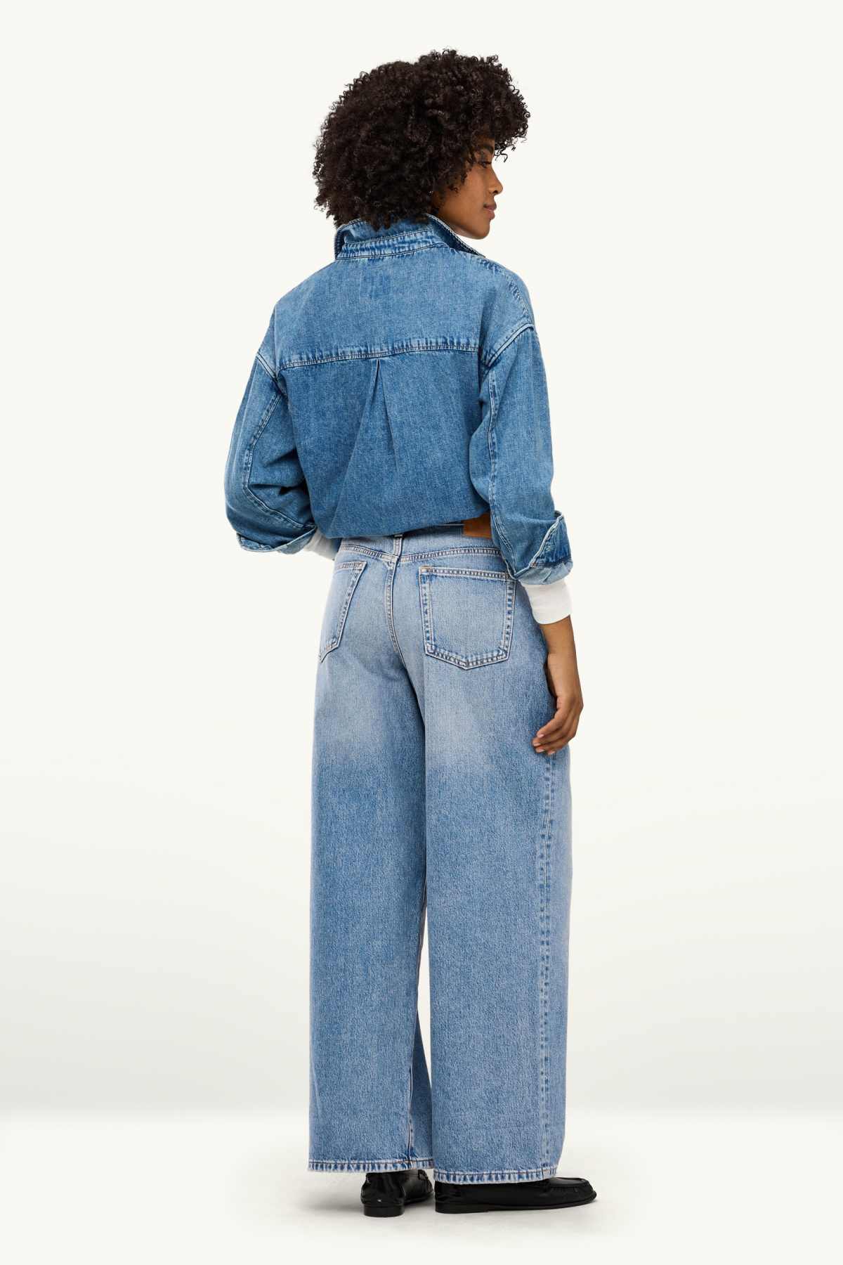 Straight jeans - mid-rise waist - denim-light blue