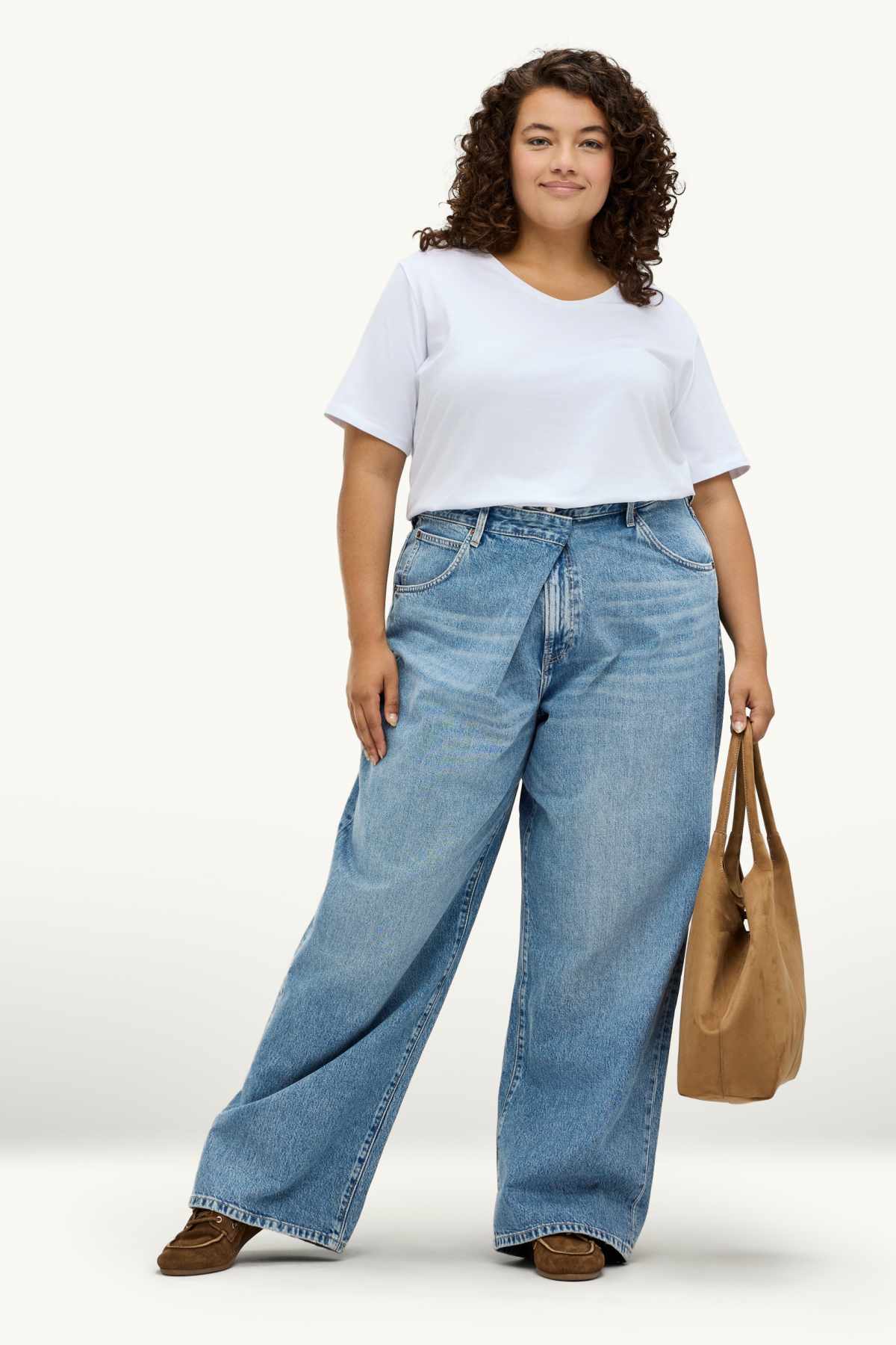 Straight jeans - mid-rise waist - blue denim