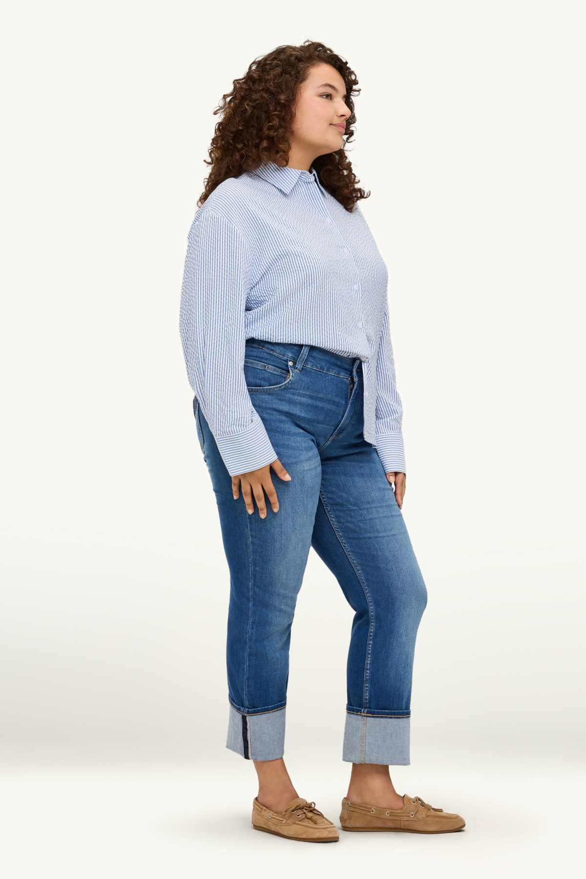 Cropped straight jeans - mid-rise waist - LYCRA® - blue denim