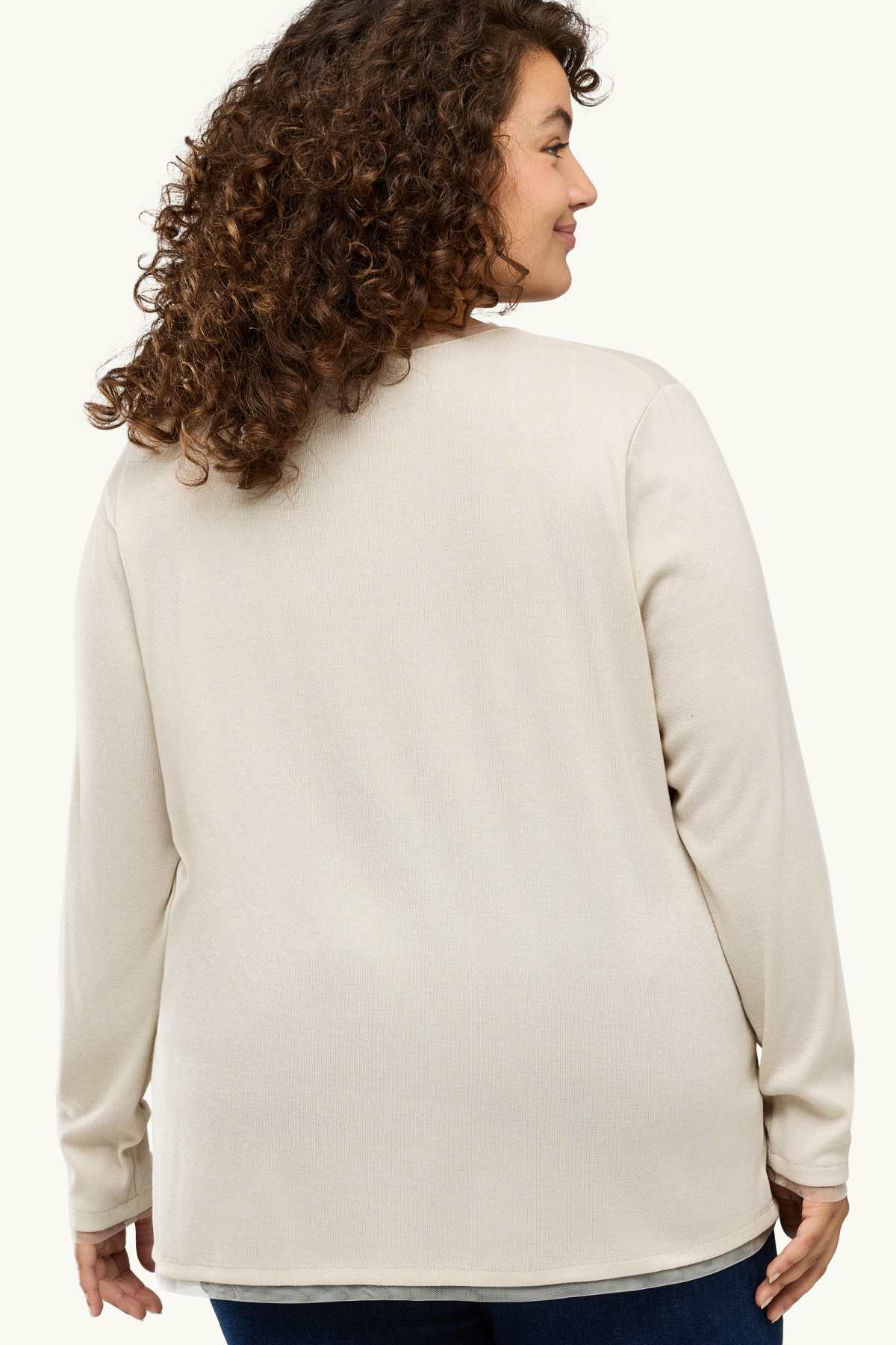 Long sleeve V-neck top - curvy fit - beige