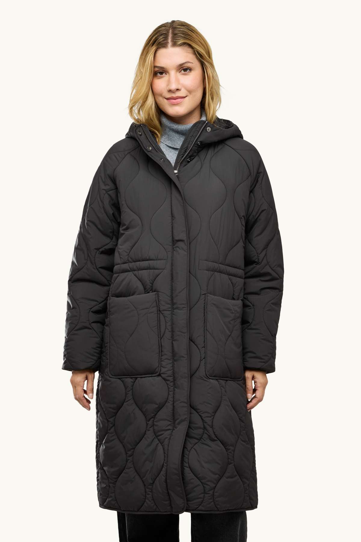 Quilted coat with hood - lined - black