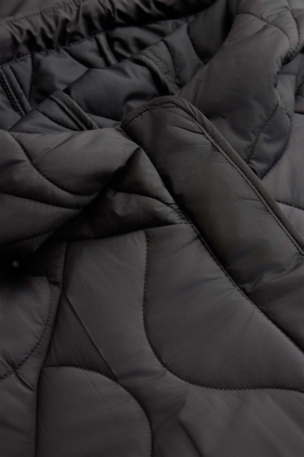 Quilted coat with hood - lined - black