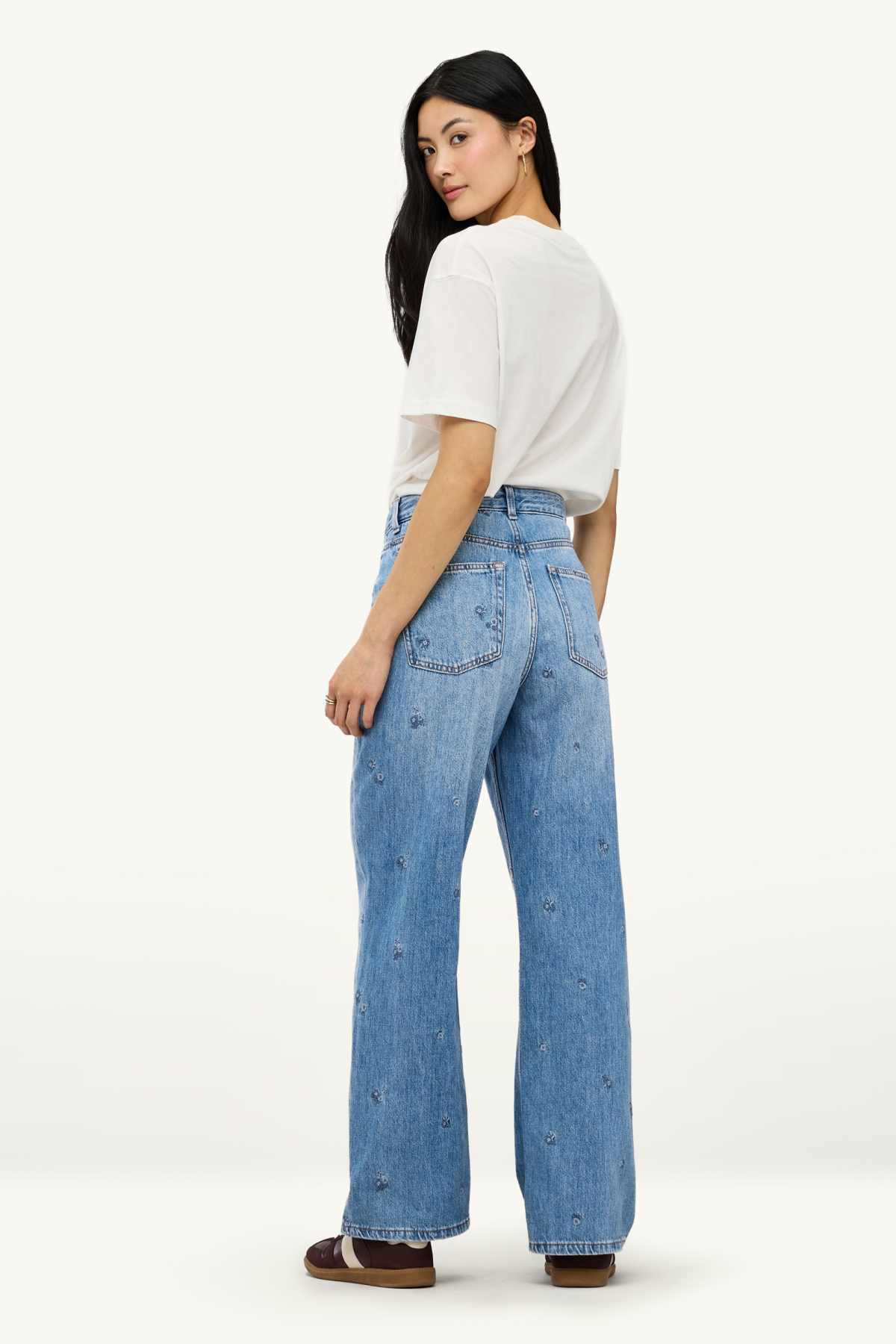 Baggy jeans - mid-rise waist - floral - blue denim