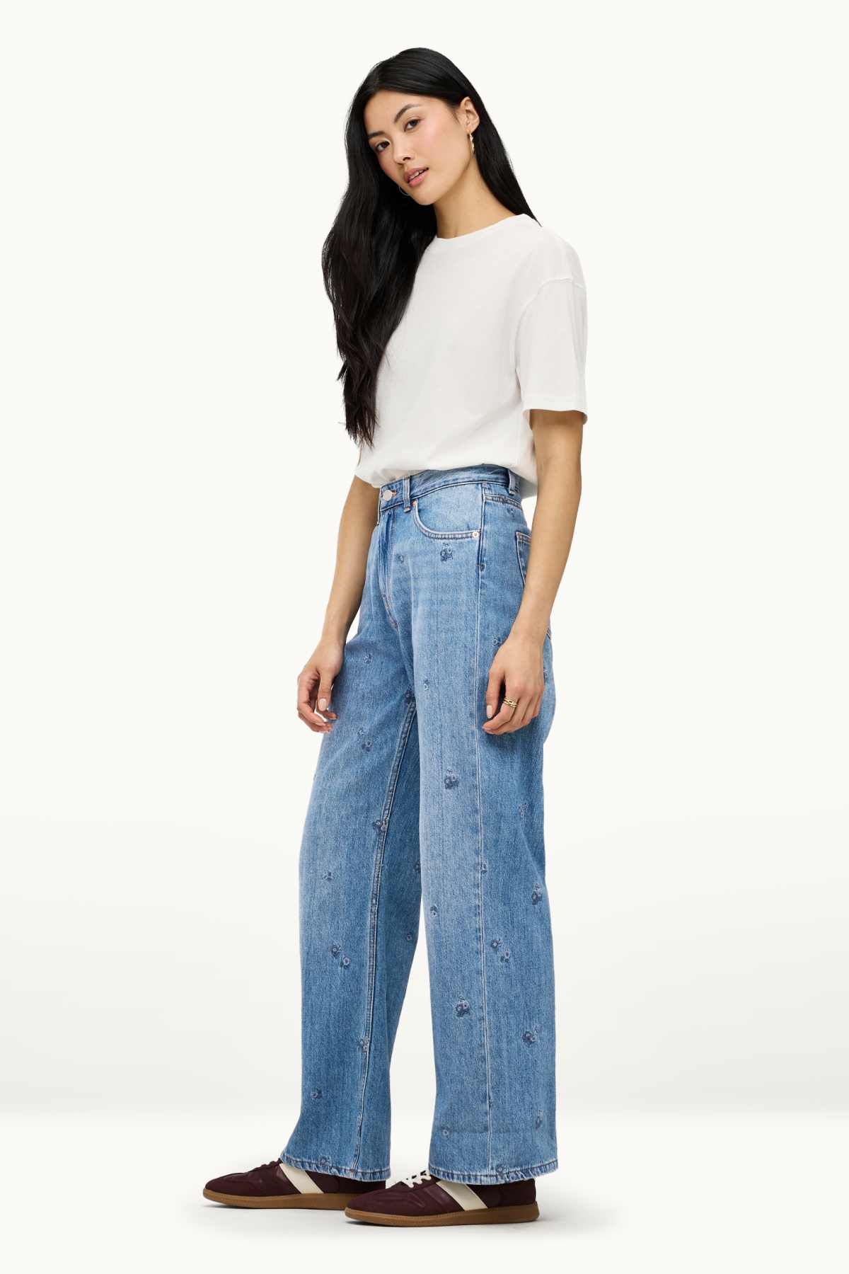 Baggy jeans - mid-rise waist - floral - blue denim