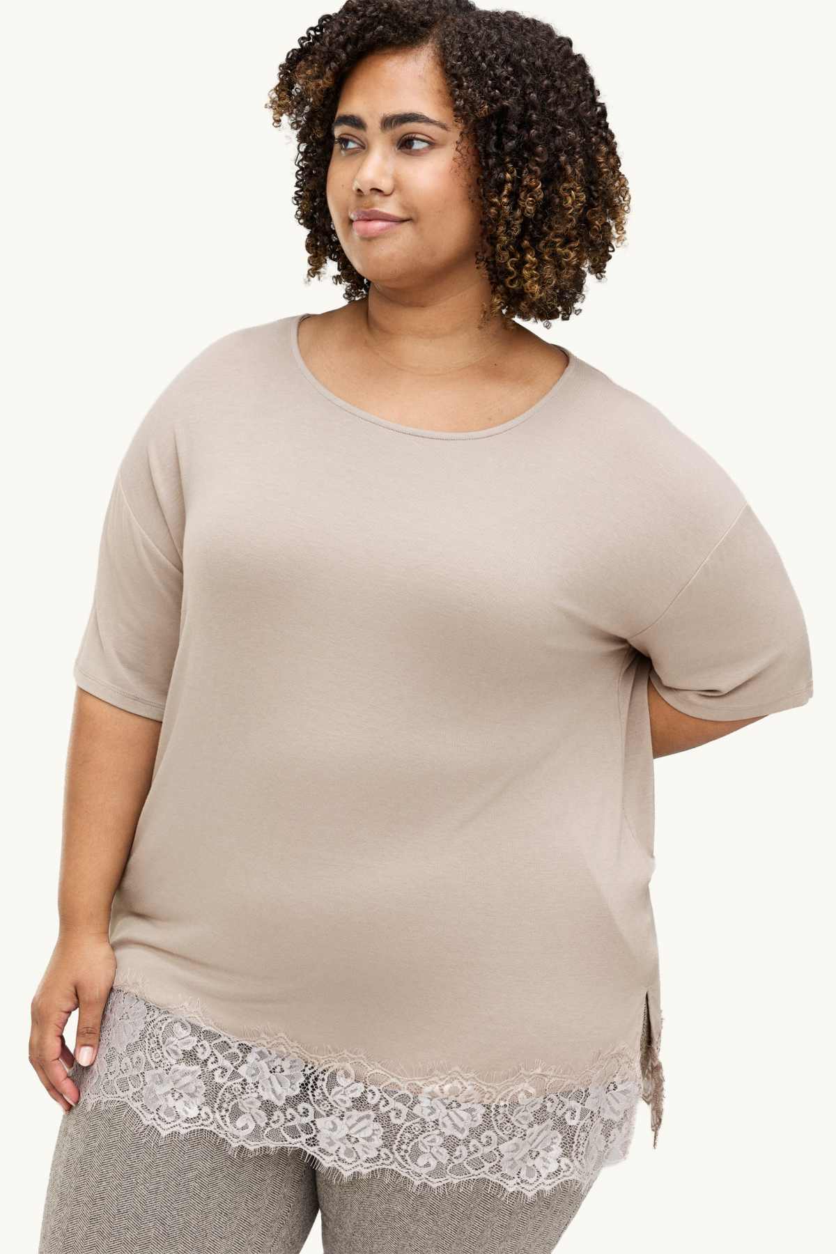 T-shirt - curvy fit - beige